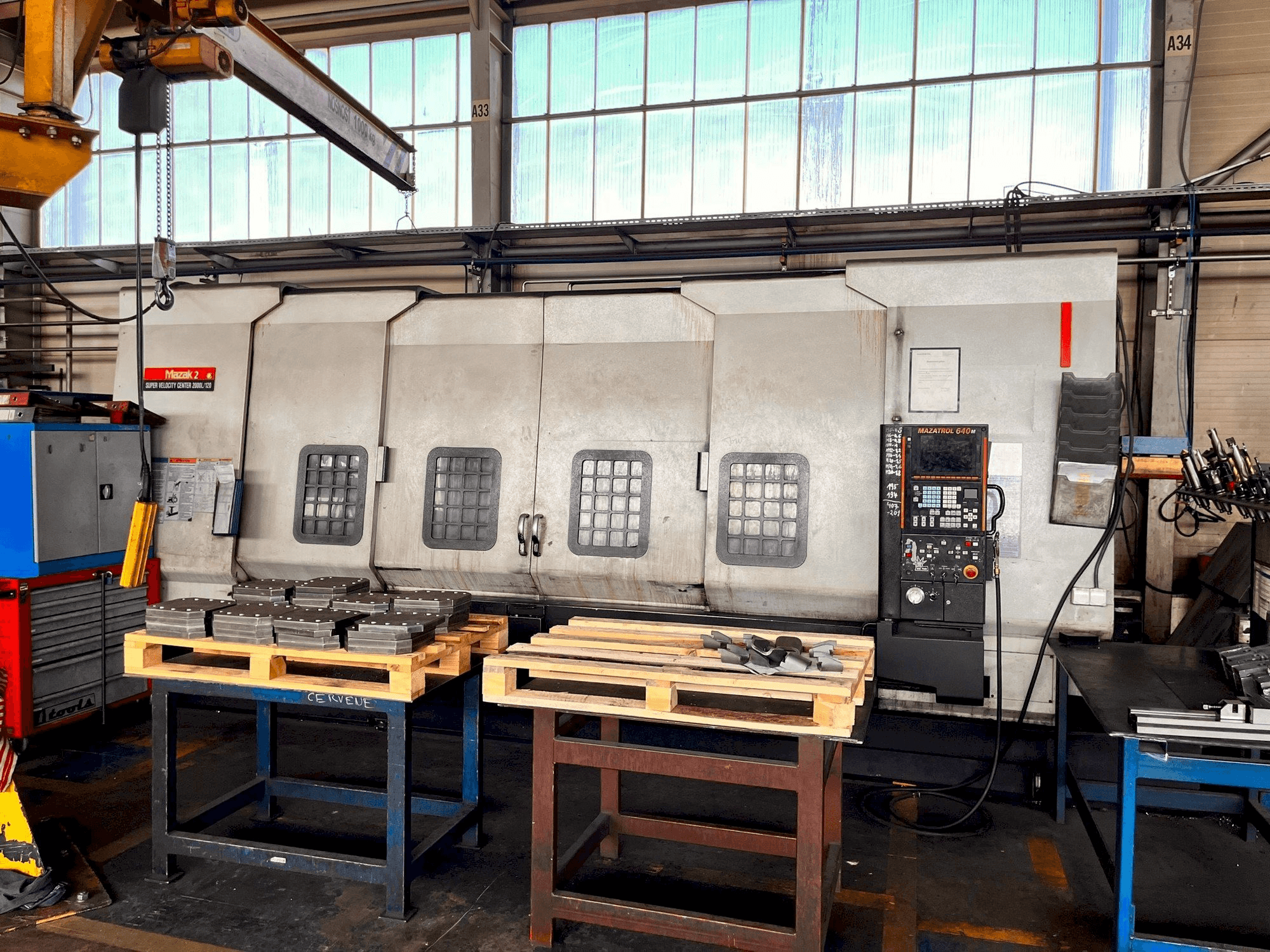 Vista Frontal da Mazak SVC 2000L/120 máquina