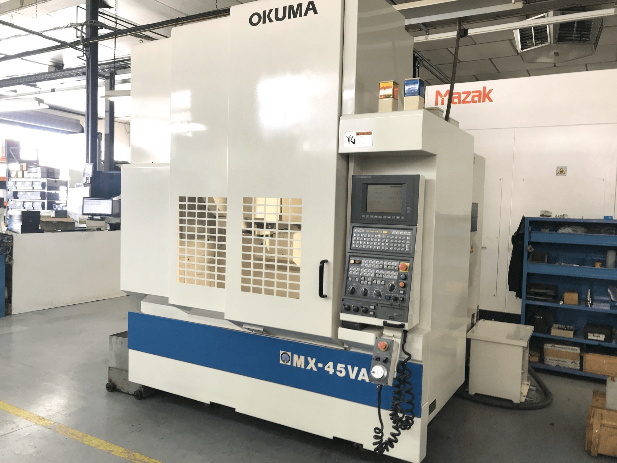 Vista Frontal da Okuma MX-45 VAE máquina