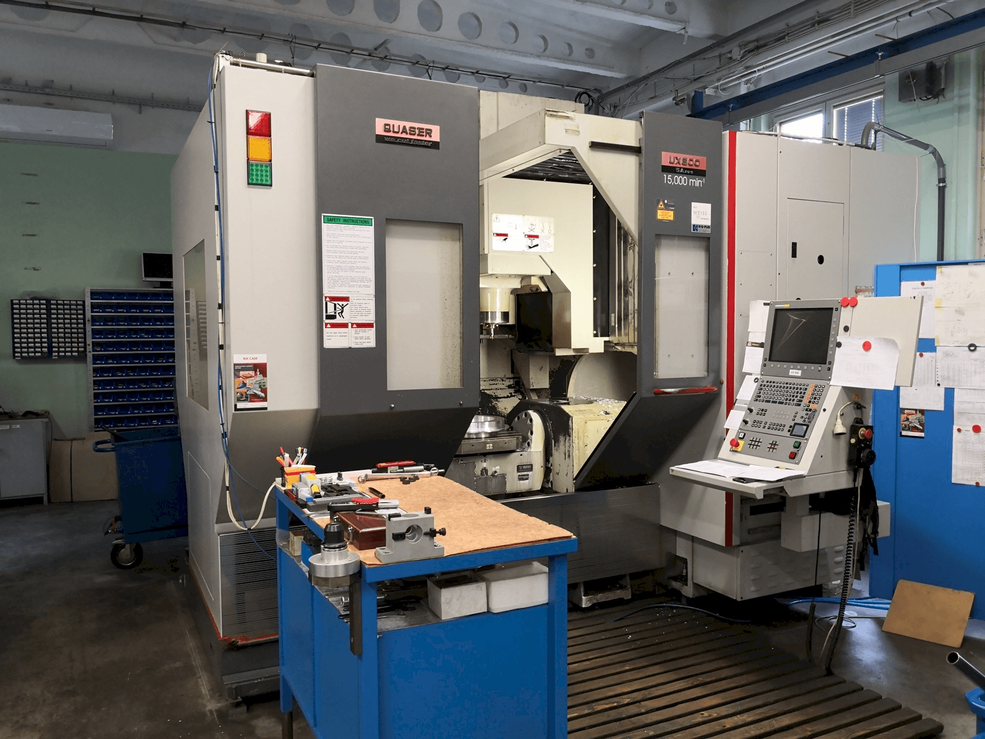 Vista Frontal da Quaser UX-600 máquina