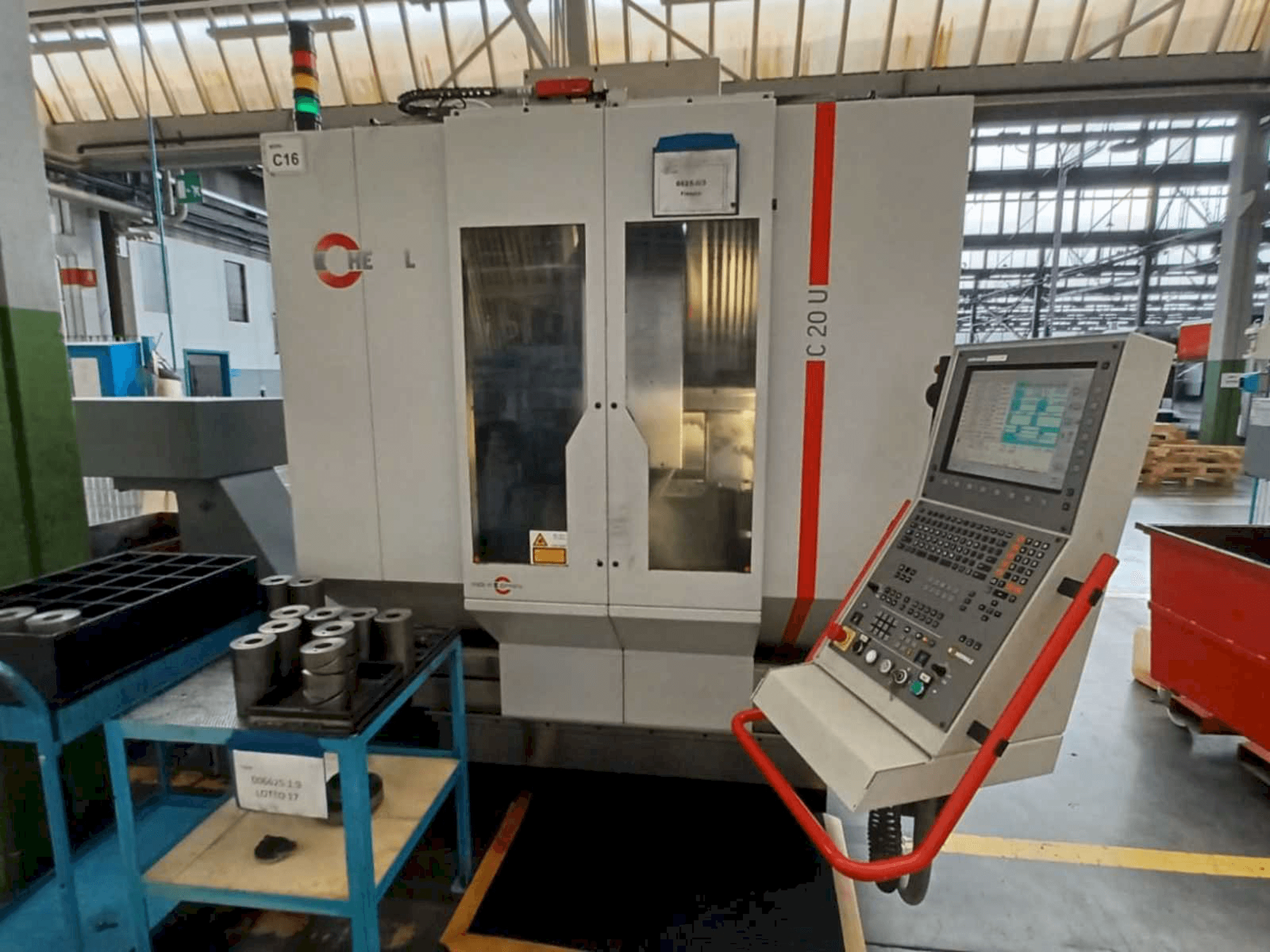 Vista Frontal da HERMLE C20U máquina