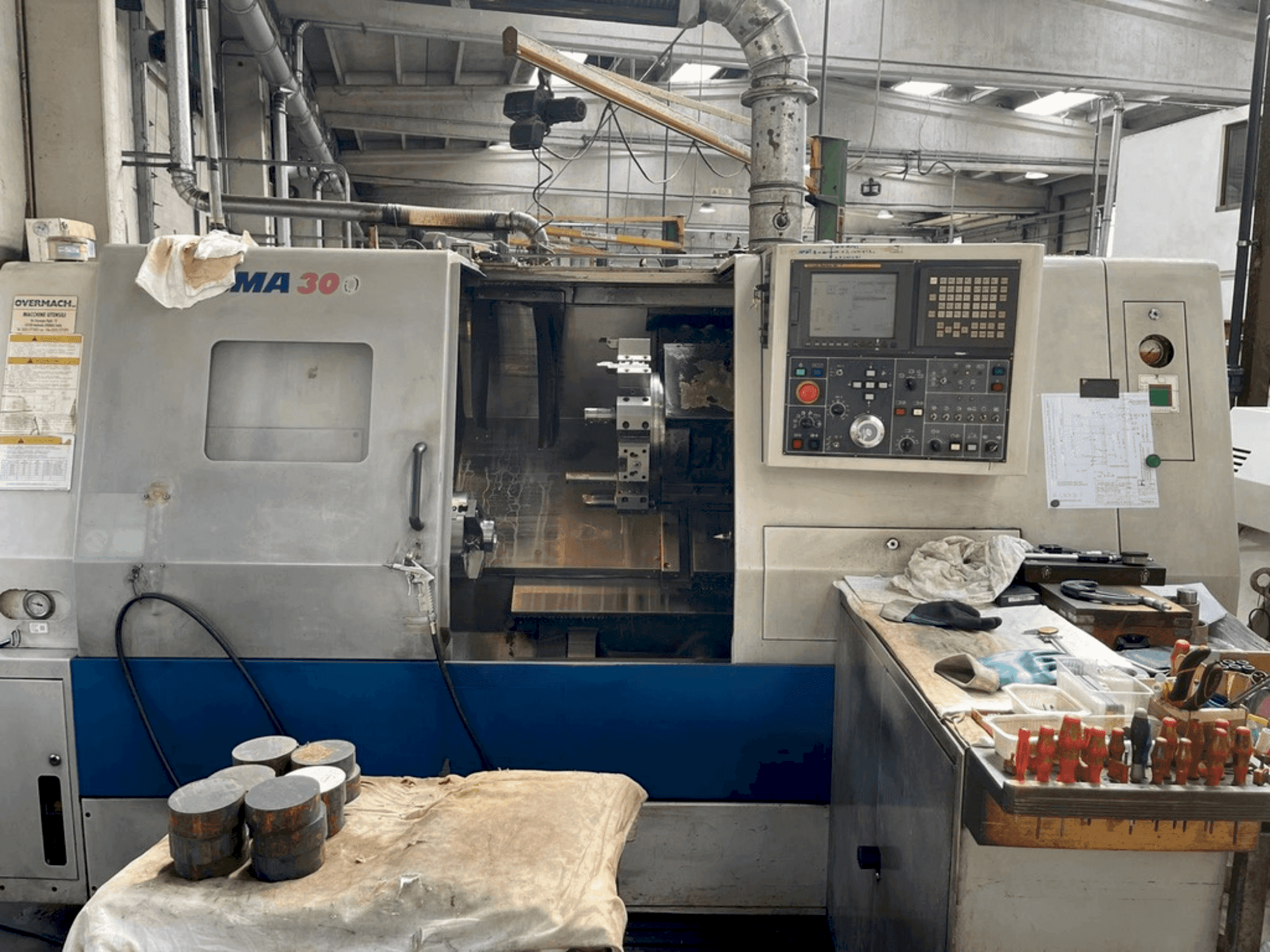 Vista Frontal da DAEWOO PUMA 300B máquina