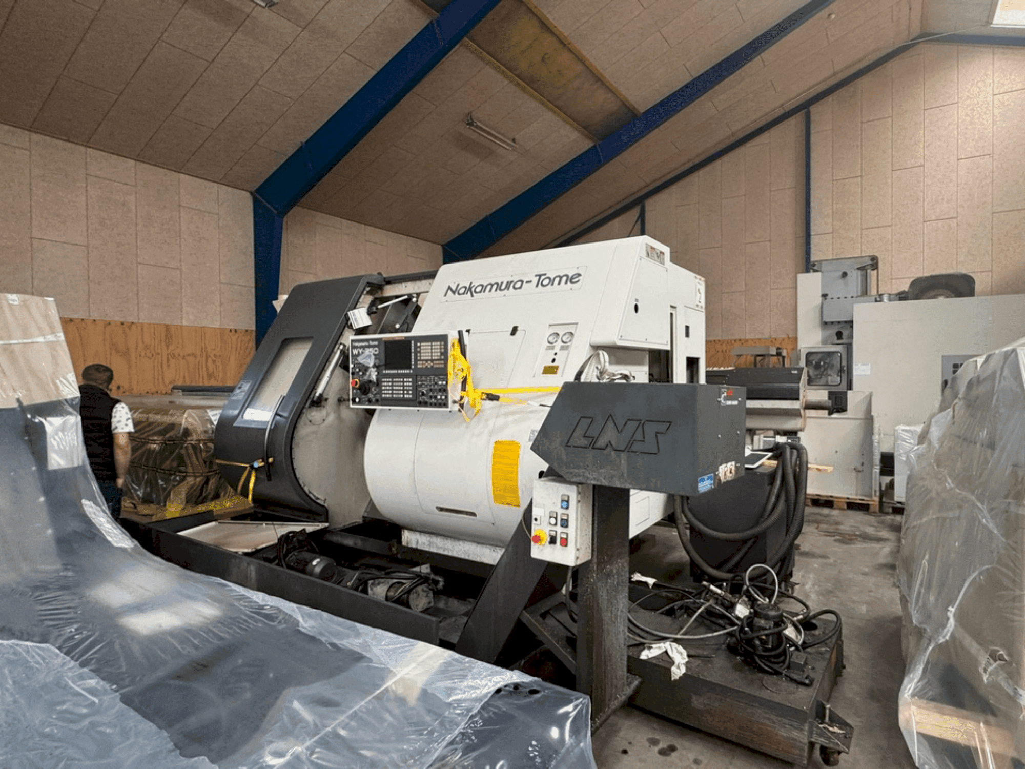 Vista Frontal da NAKAMURA-TOME WY-250 máquina