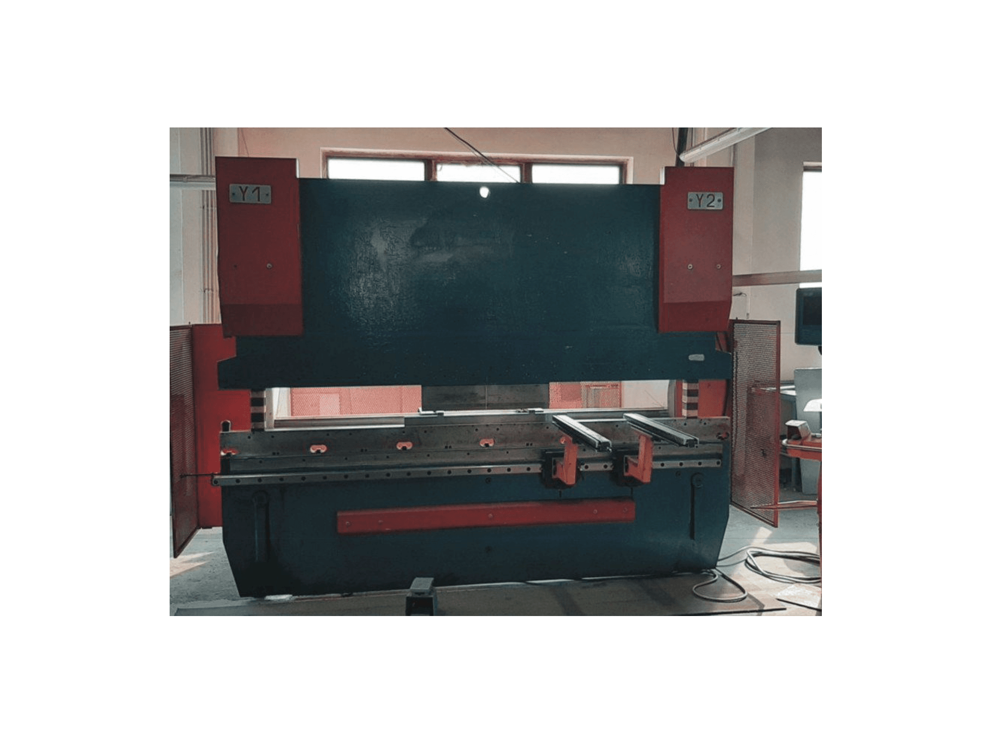 Vista Frontal da BEYELER PR6 máquina