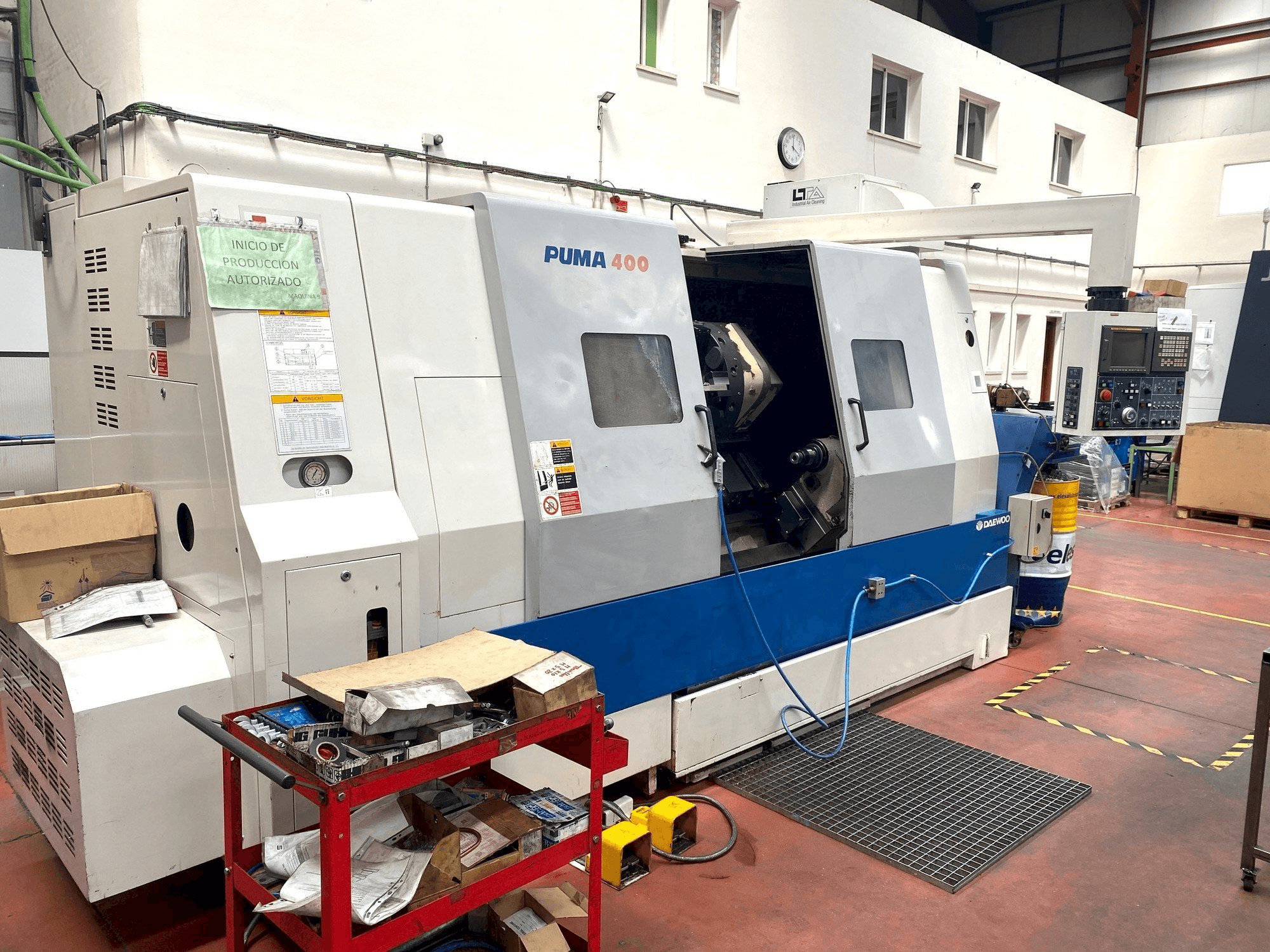 Vista Frontal da DAEWOO PUMA 400 máquina