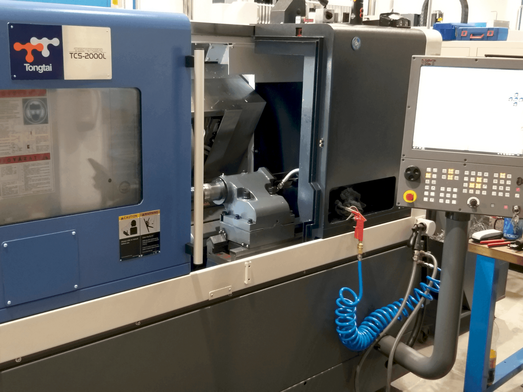 Vista Frontal da Tongtai TCS2000LDT máquina
