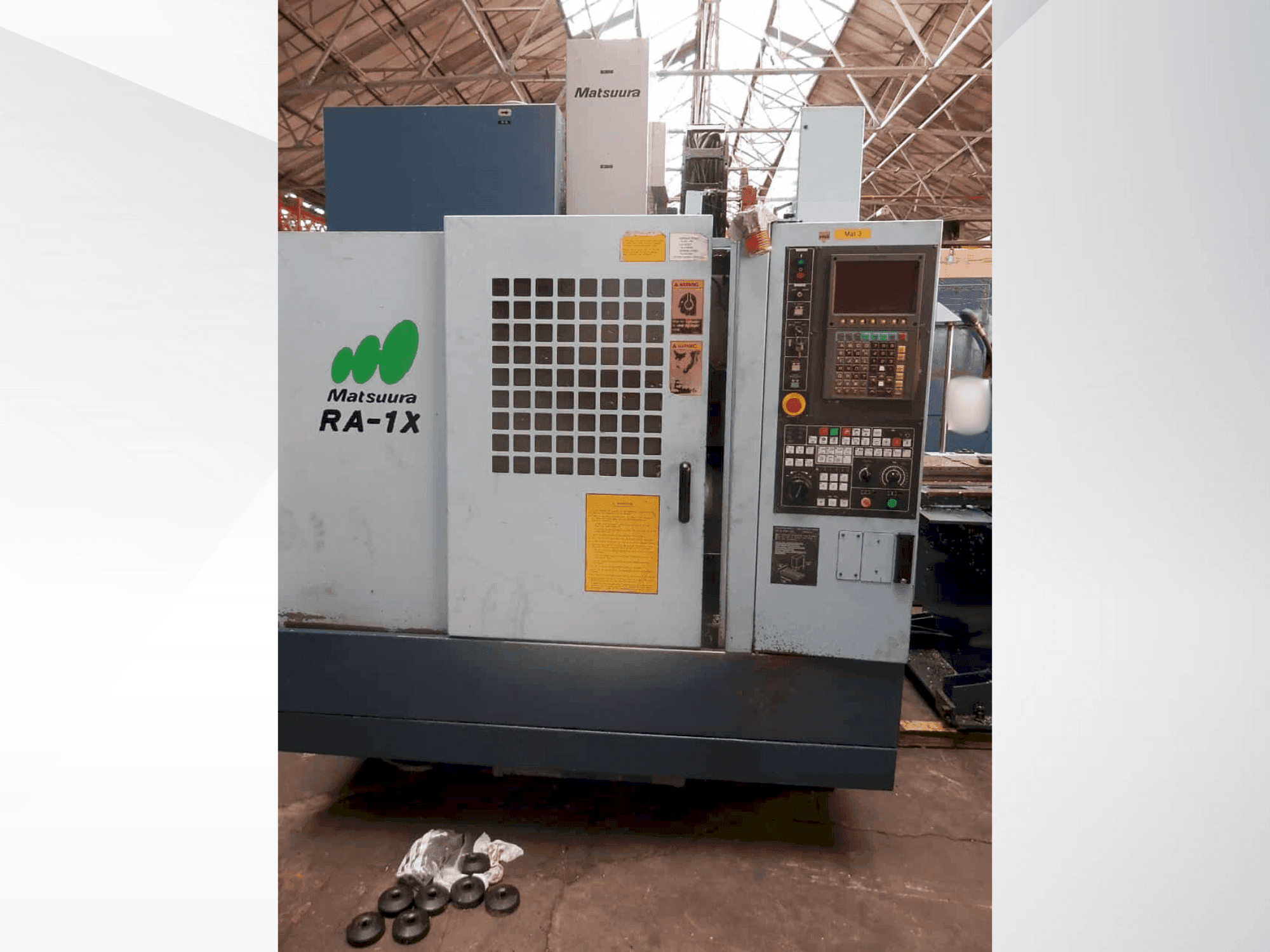 Vista Frontal da Matsuura RA-1X Twin Pallet máquina