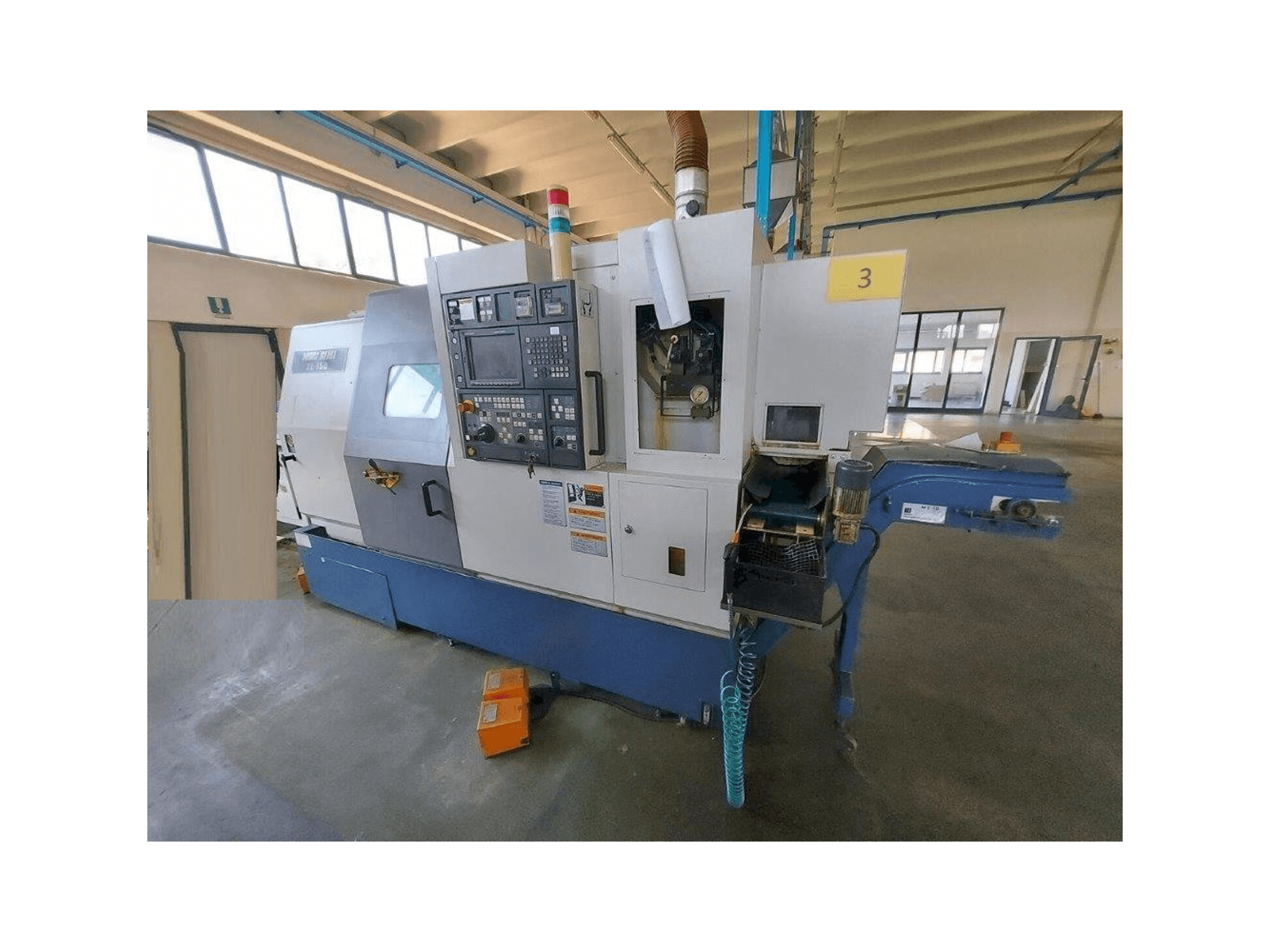 Vista Frontal da MORI SEIKI ZL 150SMC máquina