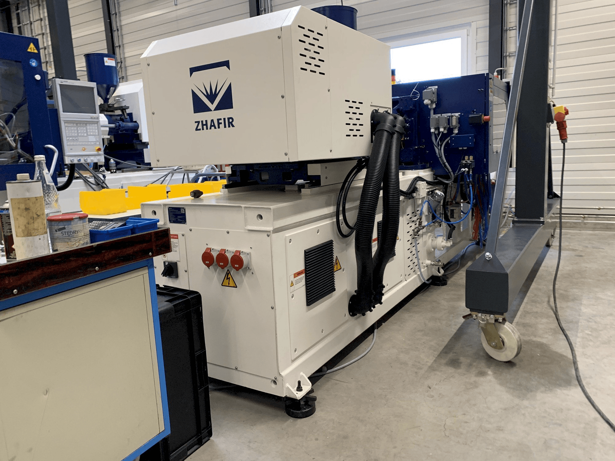 Vista Lateral Esquerda da ZHAFIR ZERES 600 Haitian máquina