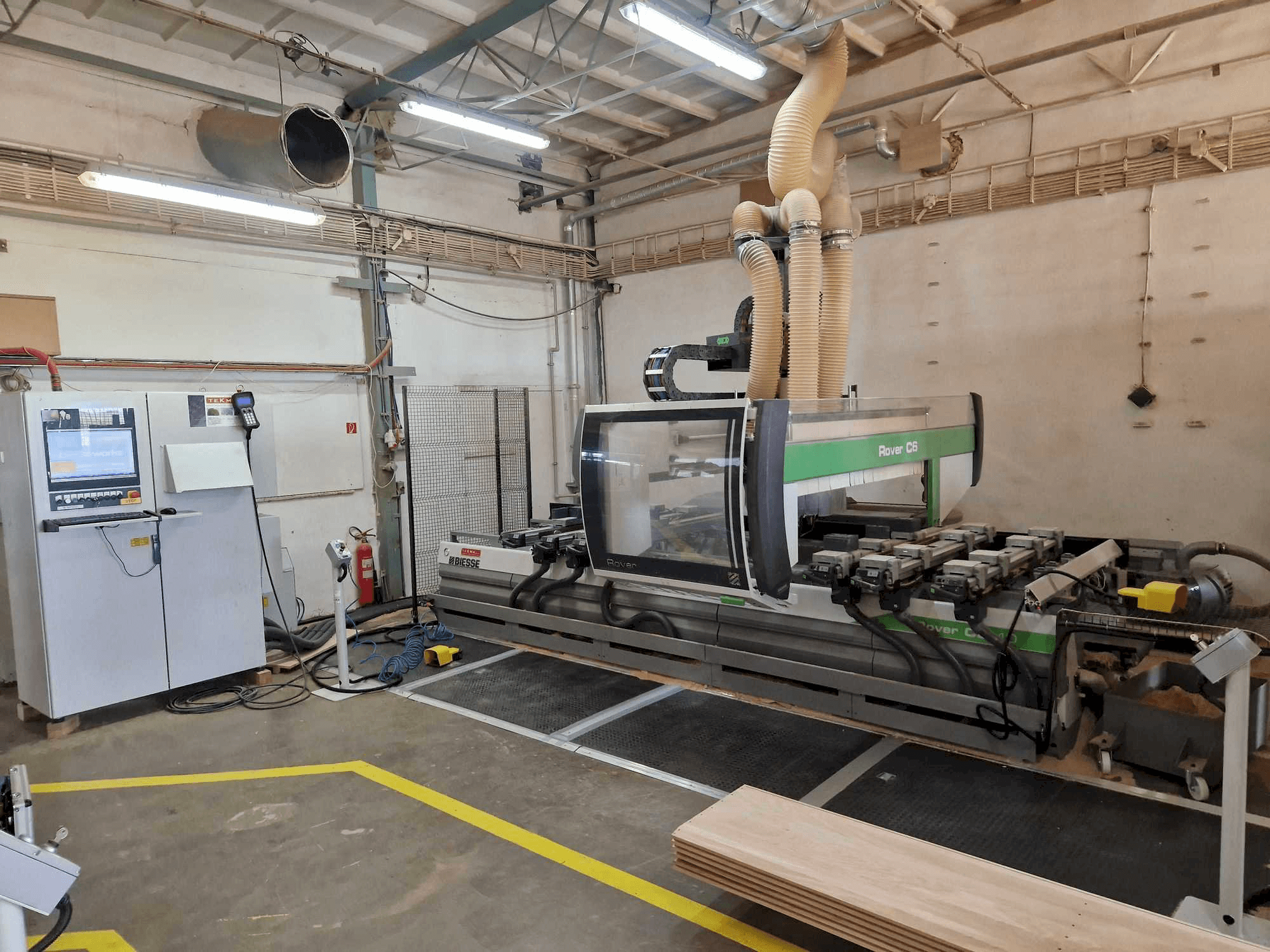 Vista Frontal da BIESSE ROVER C6.40 máquina