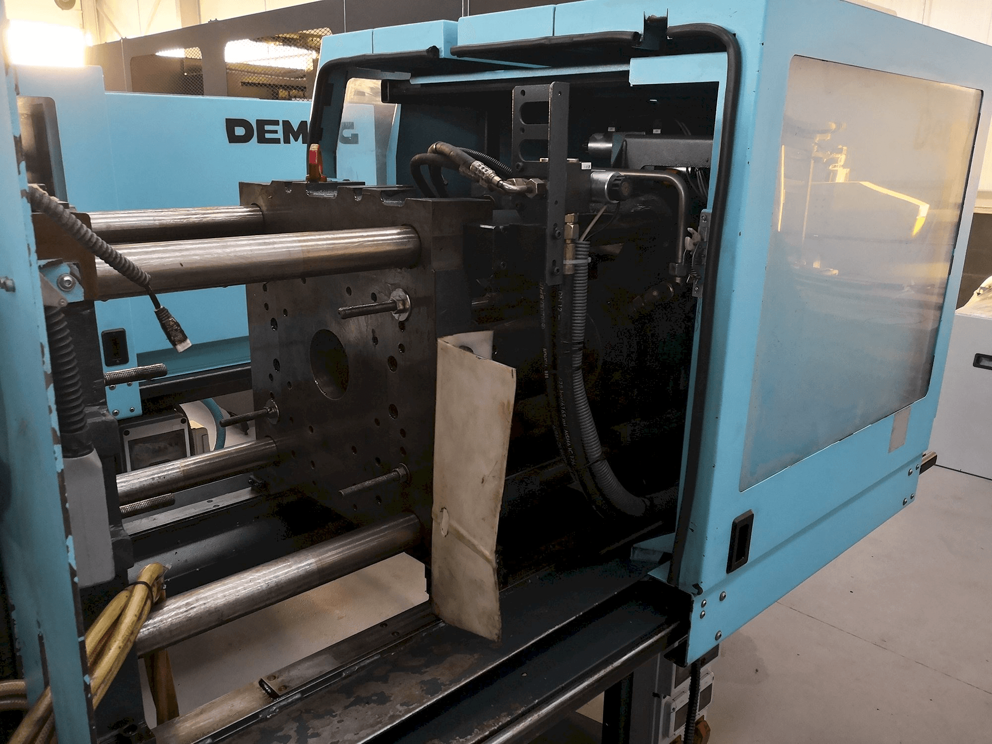Espaço de trabalho da DEMAG Ergotech 80/400 viva máquina