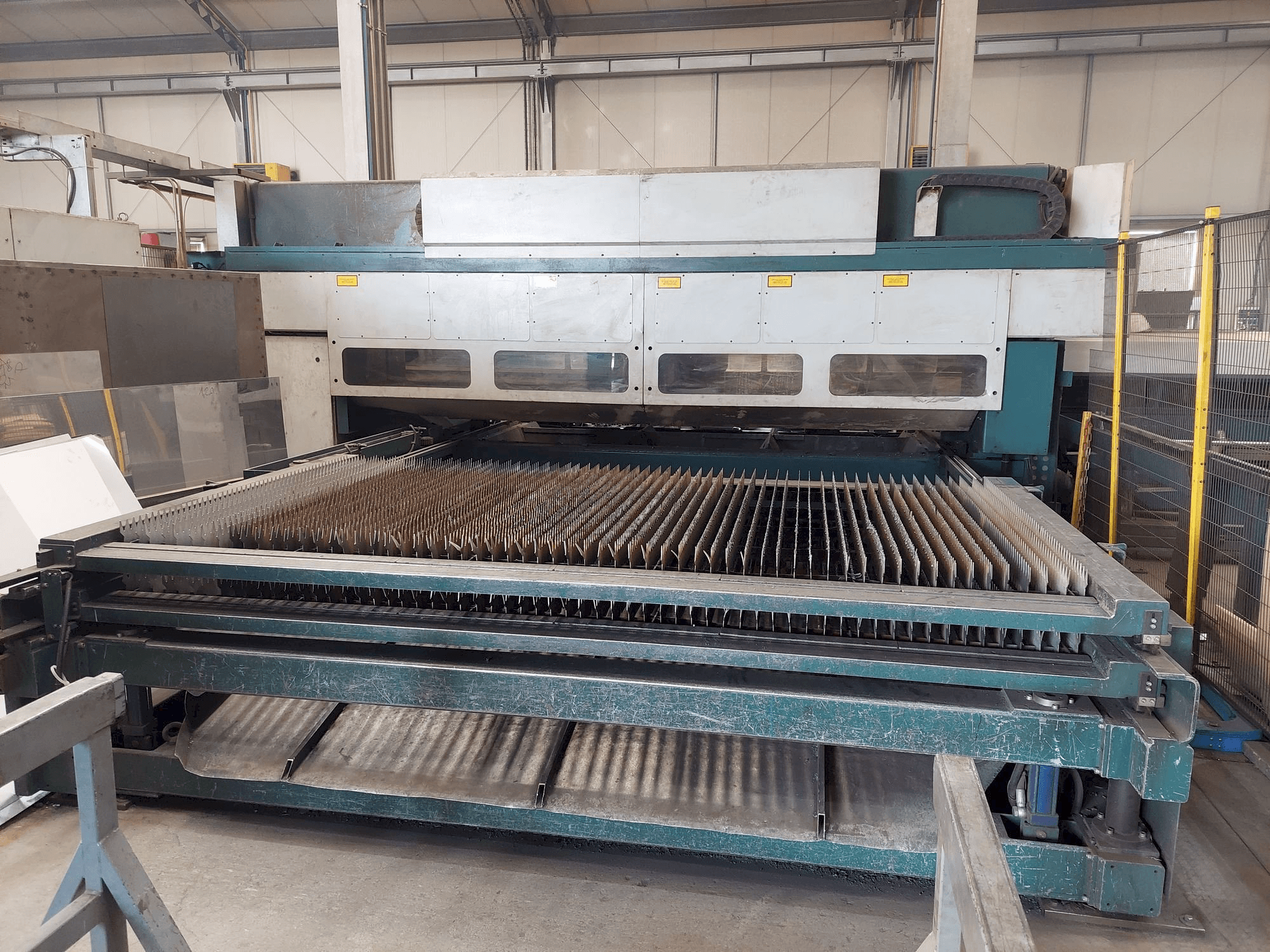 Vista Frontal da ADIGE LT COMBO máquina