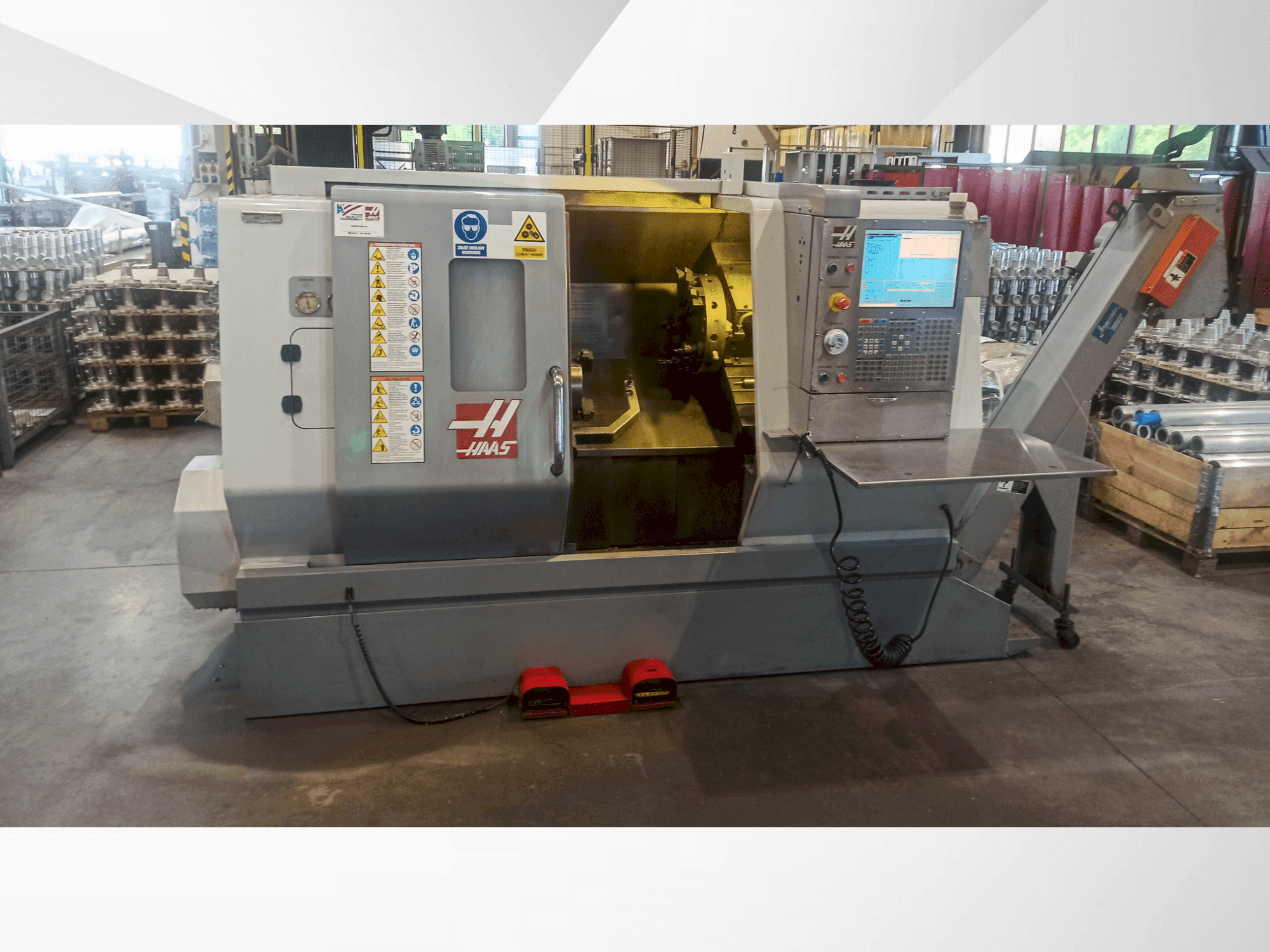 Vista Frontal da HAAS SL-20TBHE máquina
