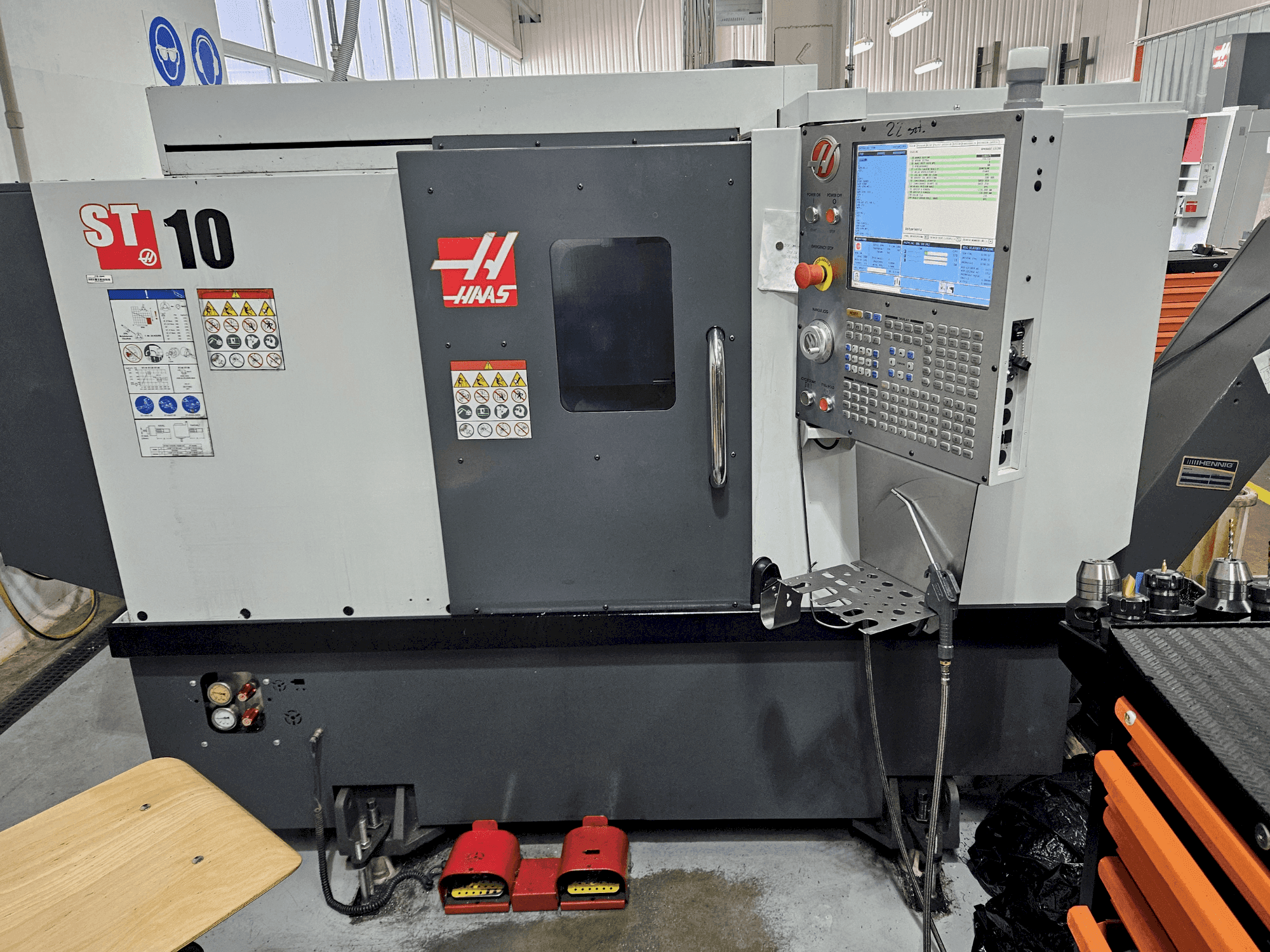 Vista Frontal da HAAS ST-10 máquina