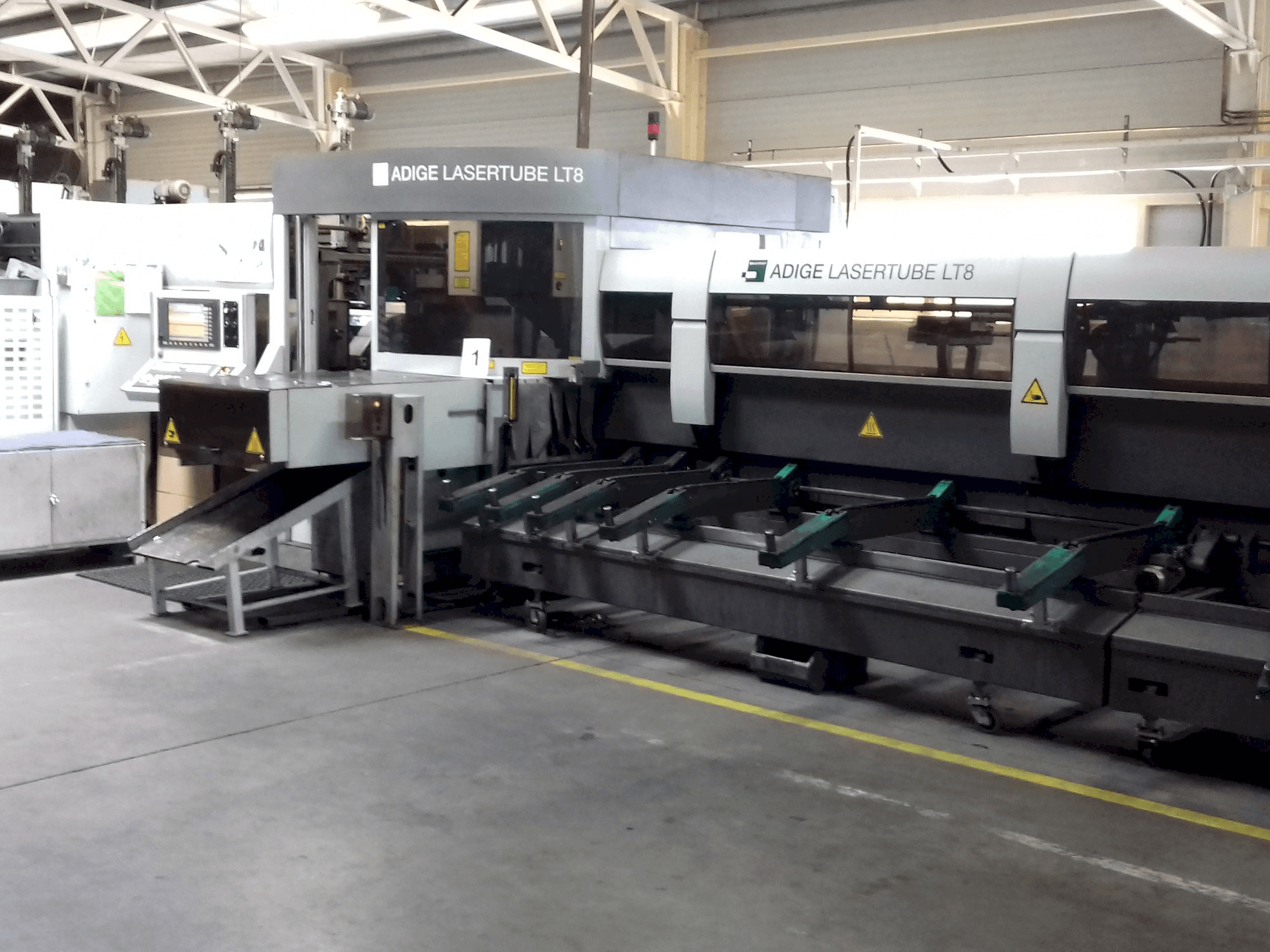 Vista Frontal da ADIGE LT 8 máquina