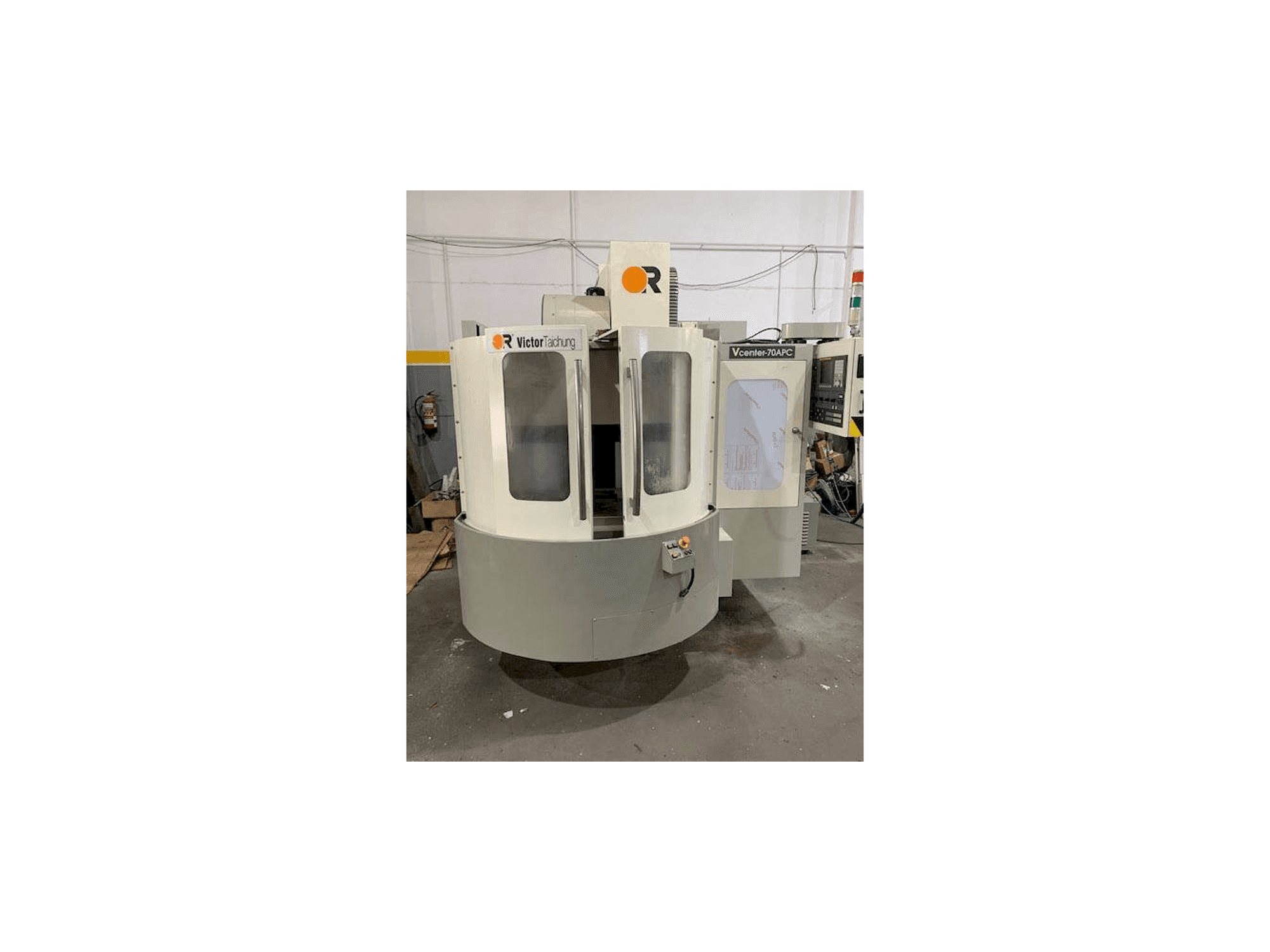 Vista Frontal da Victor Vcenter-70APC máquina