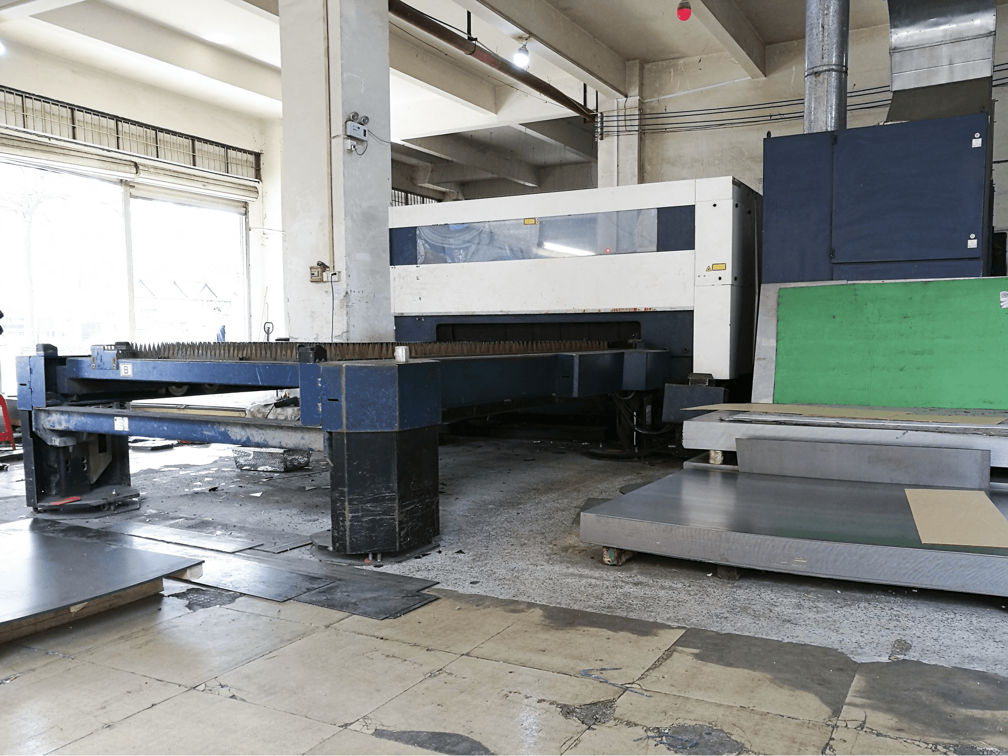 Vista Direita da Trumpf TruLaser 5030 máquina
