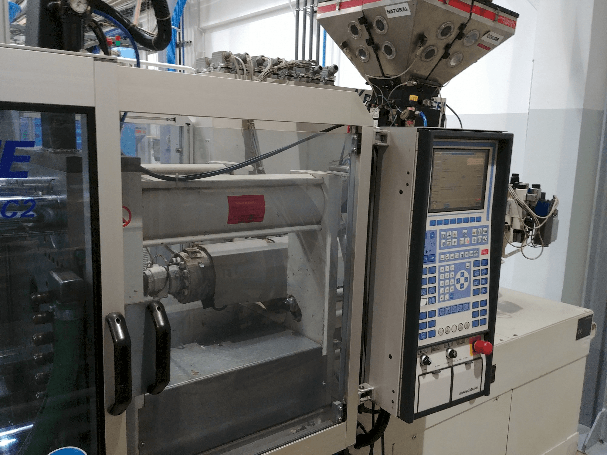 Vista Esquerda da Krauss Maffei KM 80-220 C máquina