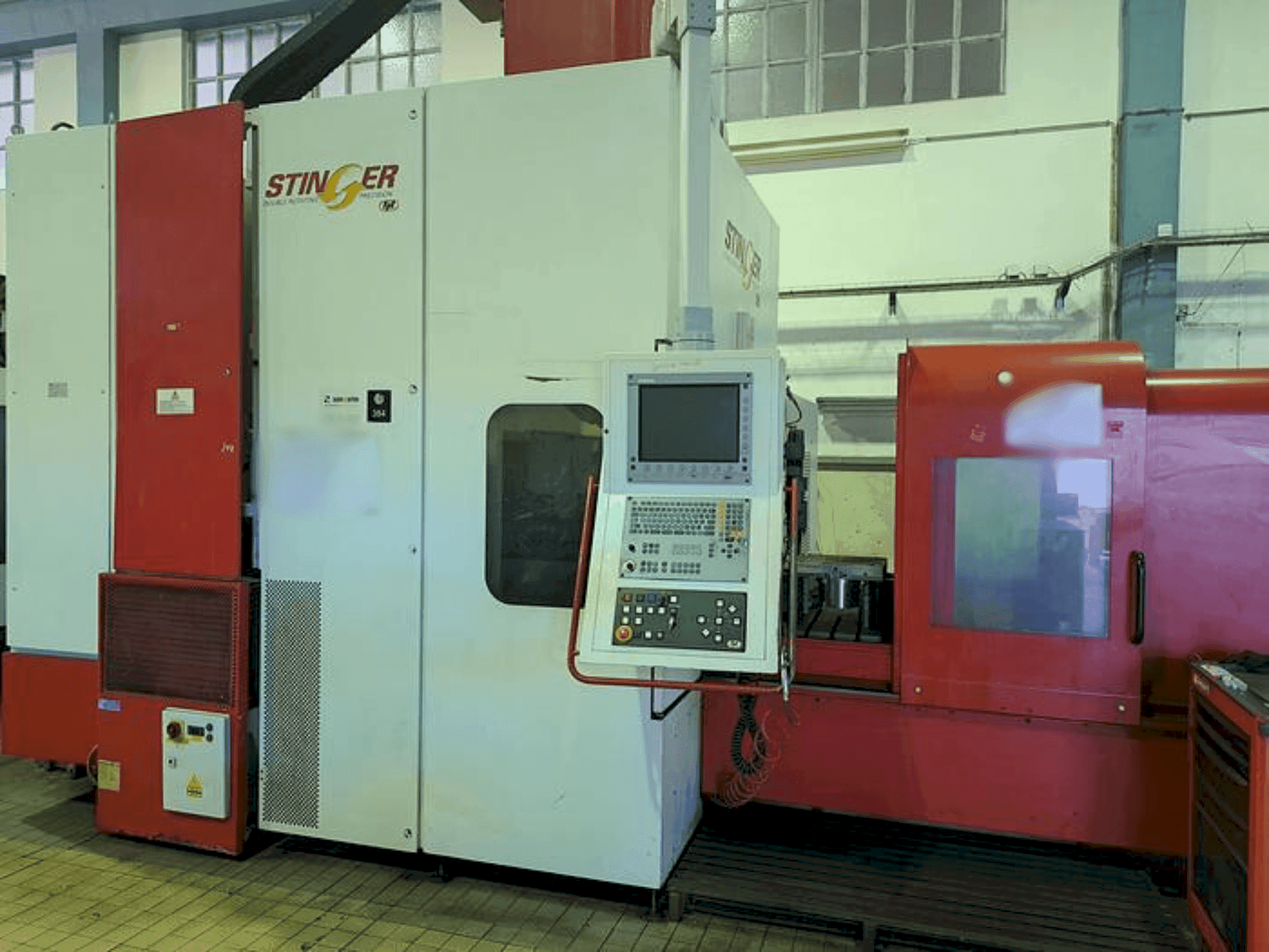 Vista Frontal da FPT STINGER XL máquina