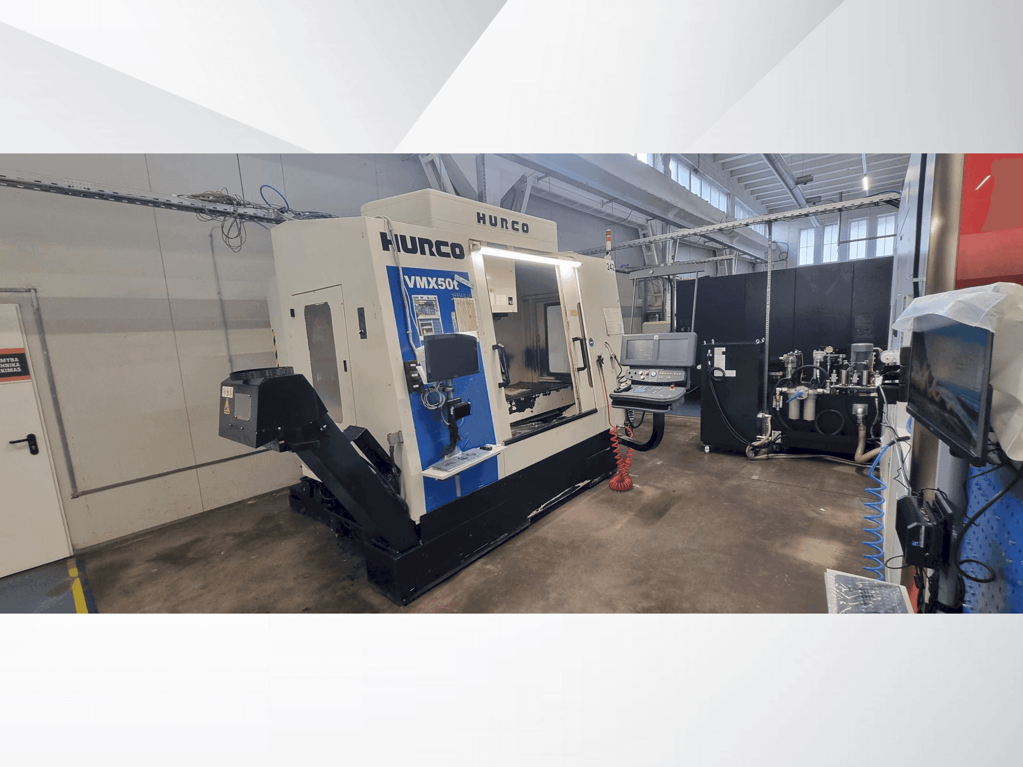 Vista Frontal da Hurco VMX 50T máquina