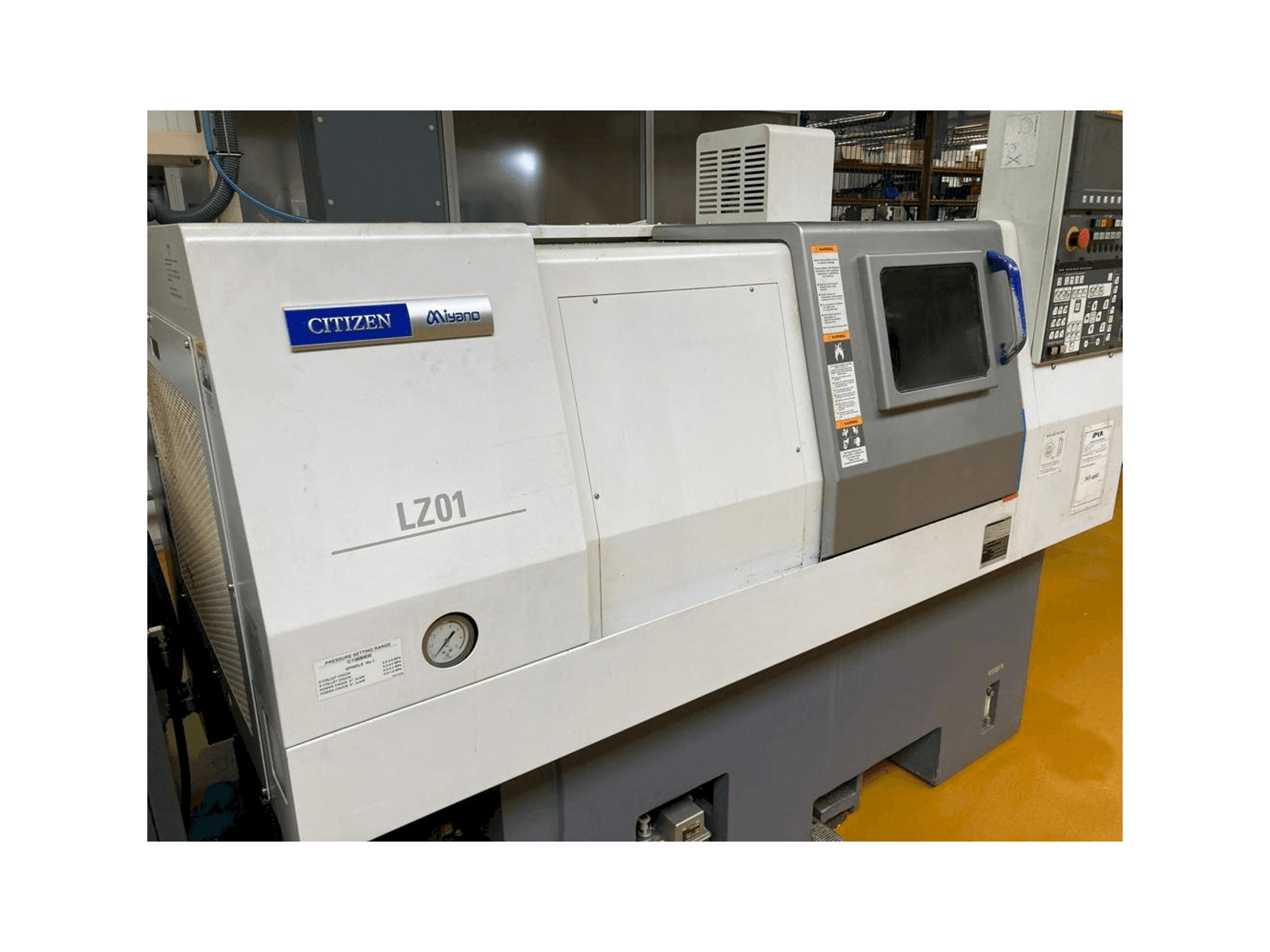 Vista Frontal da Miyano LZ-01RY2 máquina