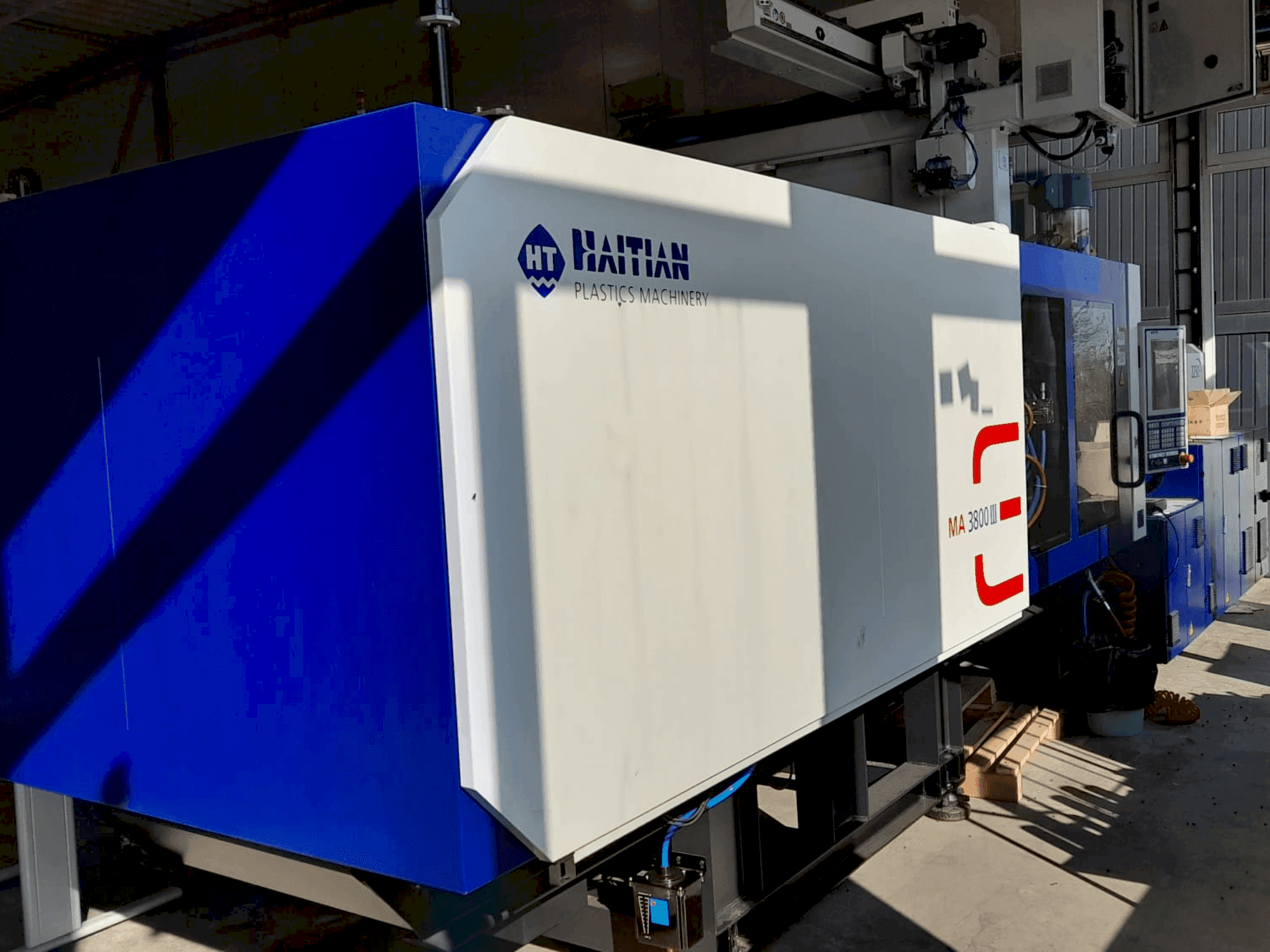 Vista Frontal da HAITIAN MA 3800 III máquina