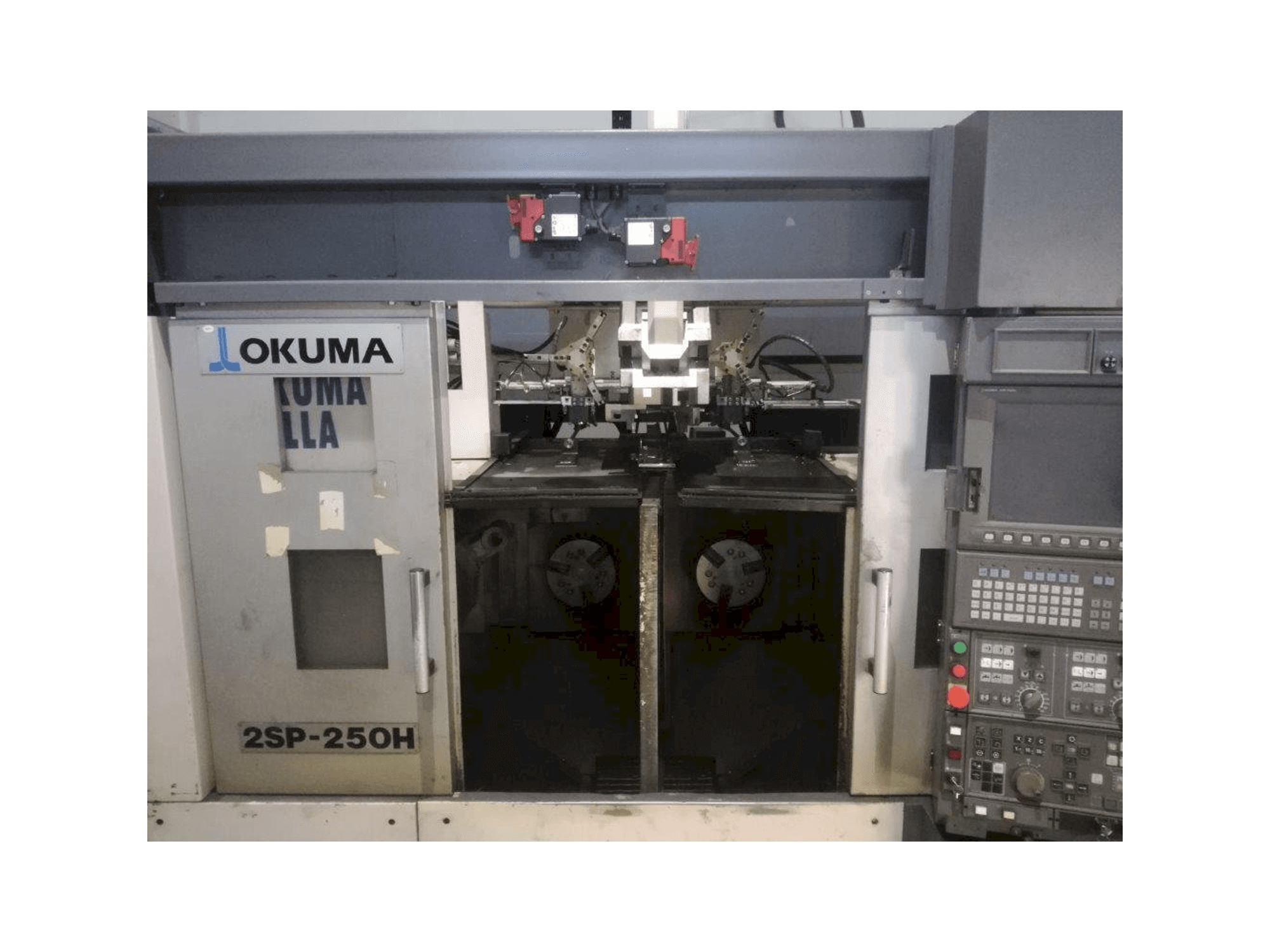 Vista Frontal da Okuma 2SP-250H máquina