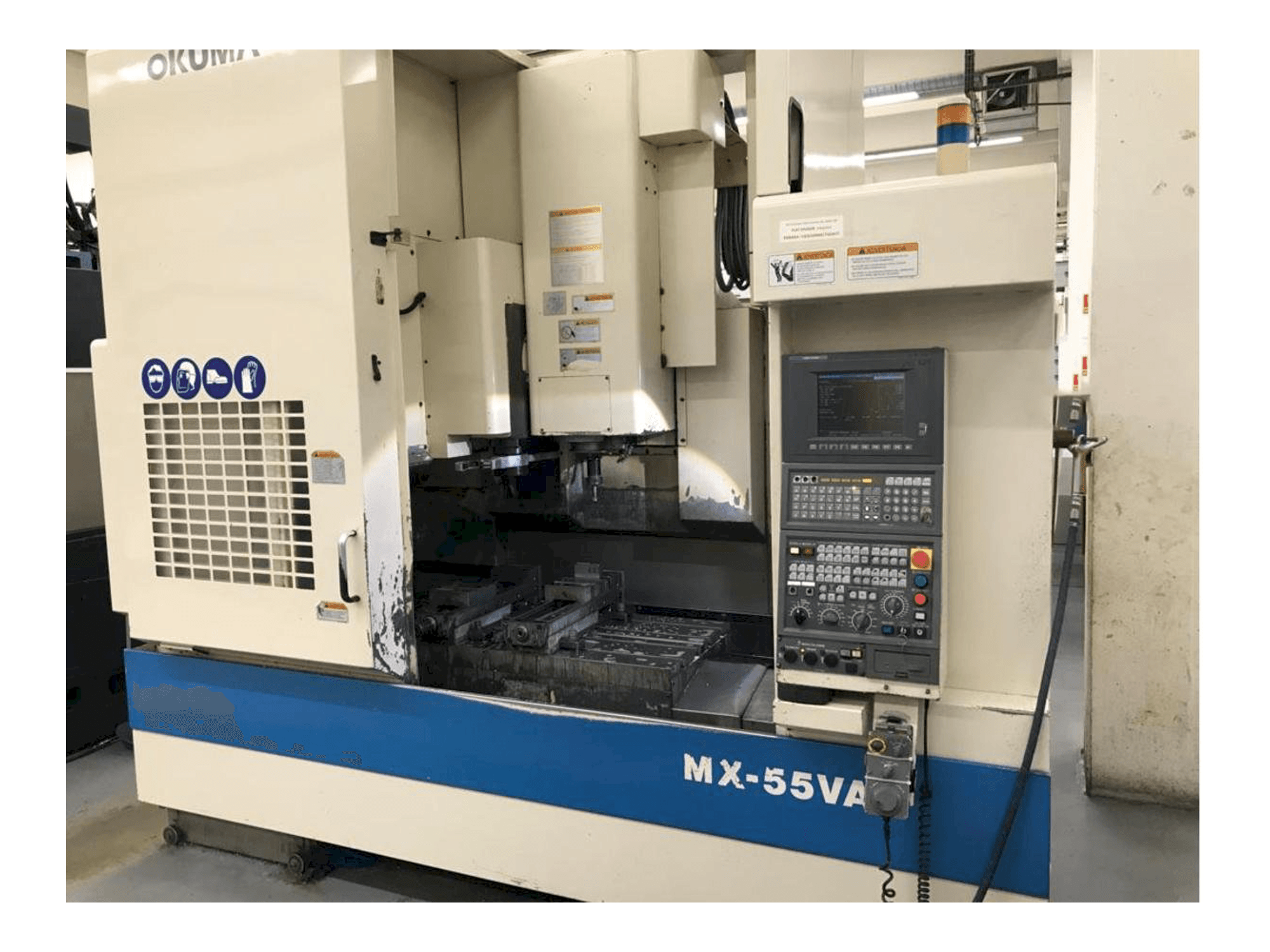 Vista Frontal da Okuma MX55 máquina