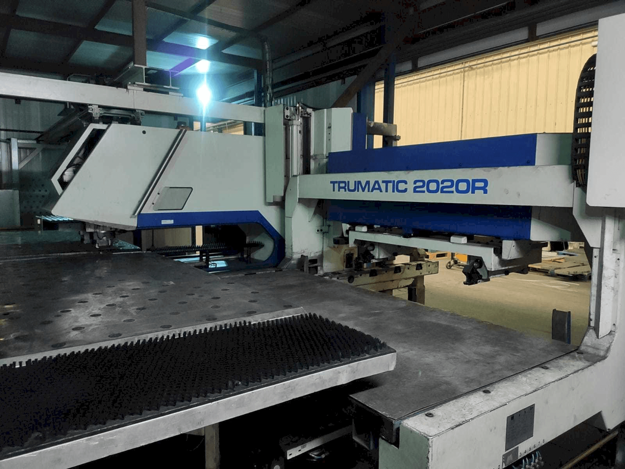 Vista Frontal da Trumpf Trumatic 2020R máquina