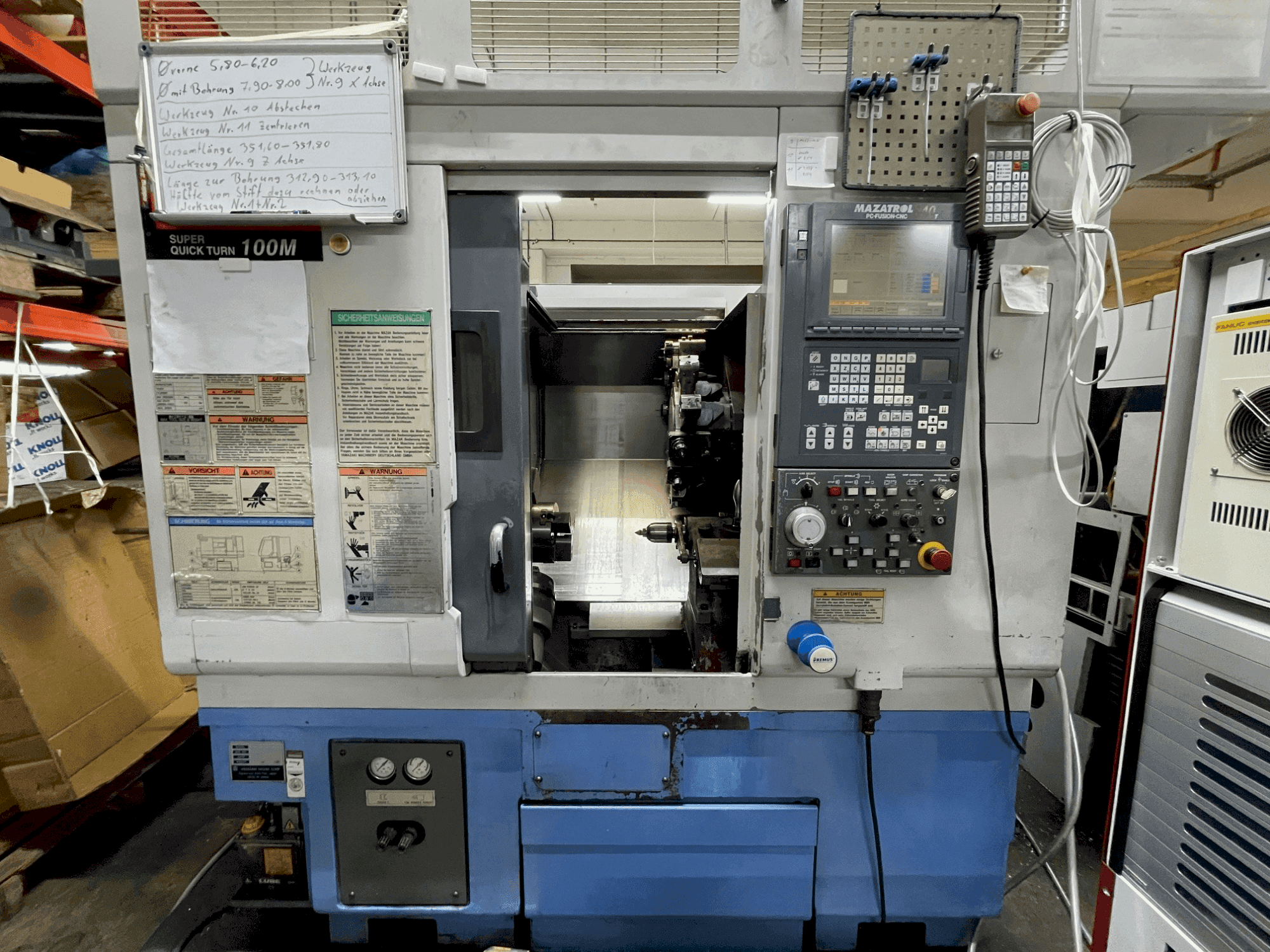 Vista Frontal da Mazak SQT 100M máquina