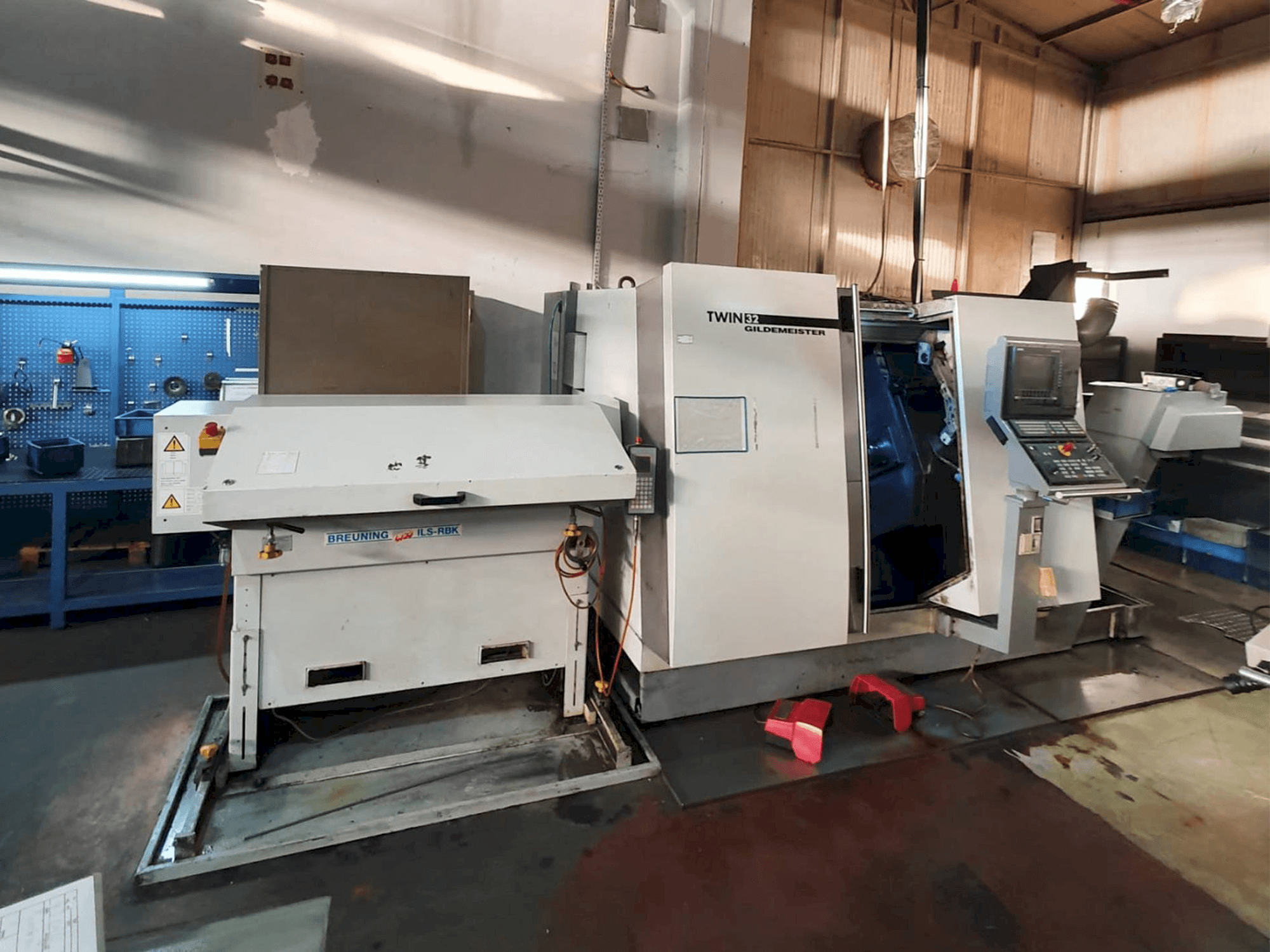 Vista Frontal da Gildemeister TWIN 32 máquina