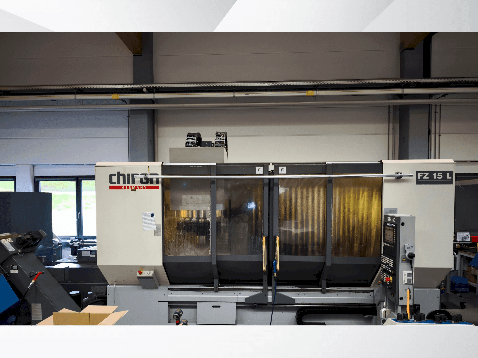 Vista Frontal da CHIRON FZ 15 L máquina