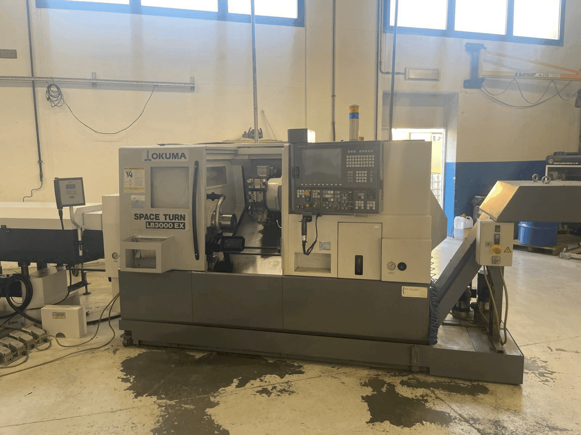Vista Frontal da Okuma SPACE TURN LB 3000 EX máquina
