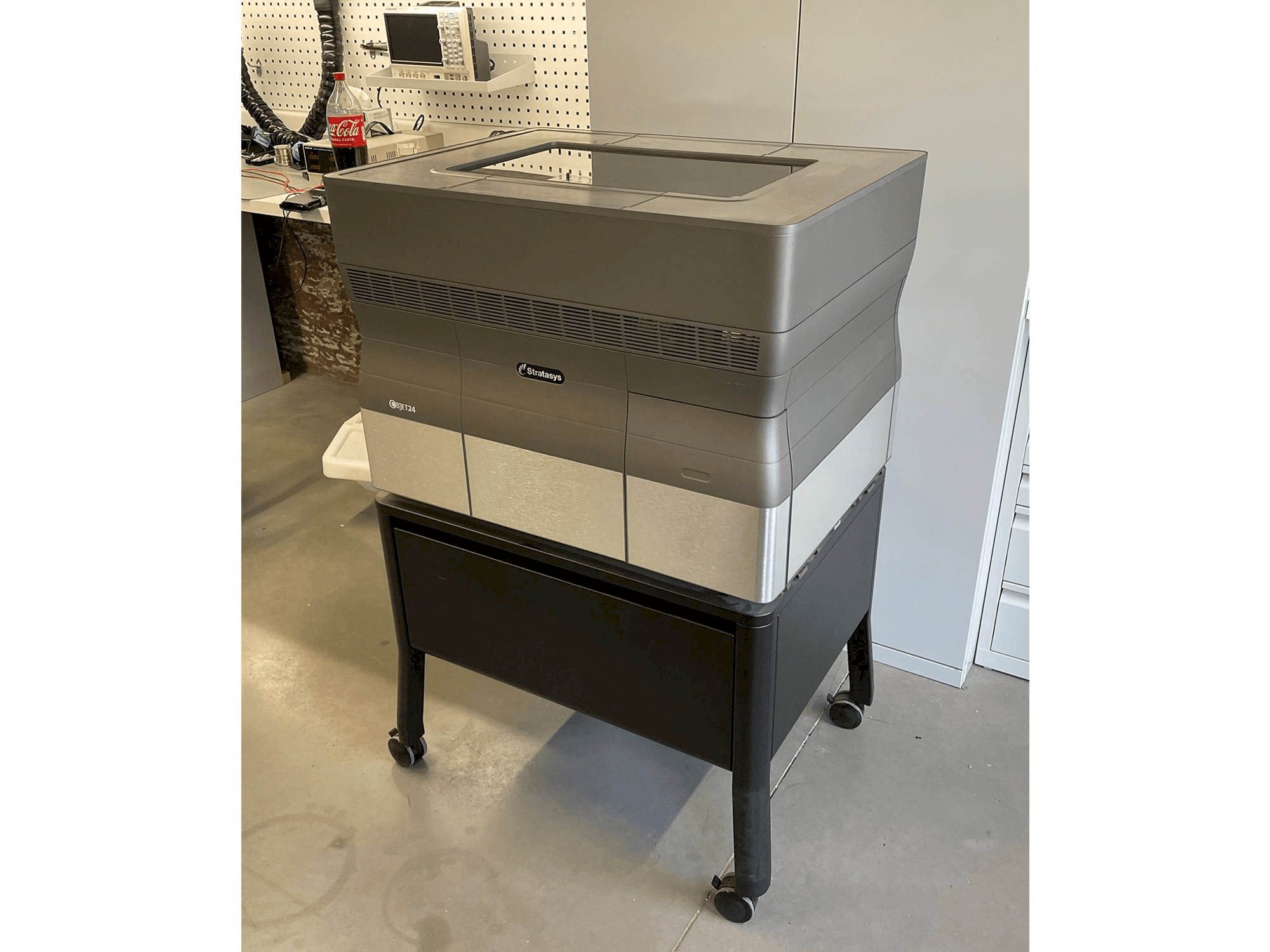 Vista Frontal da Stratasys Objet24 máquina