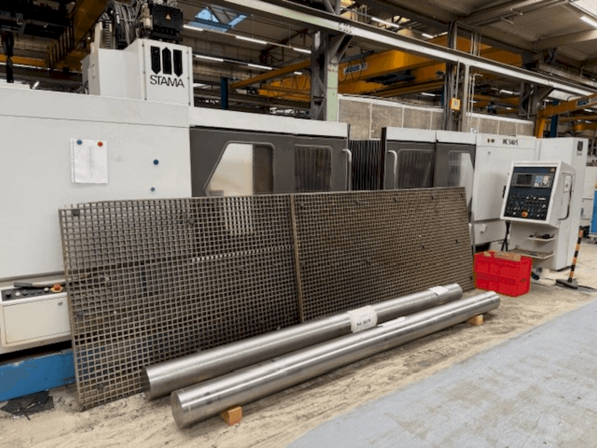 Vista Frontal da STAMA MC 540 máquina