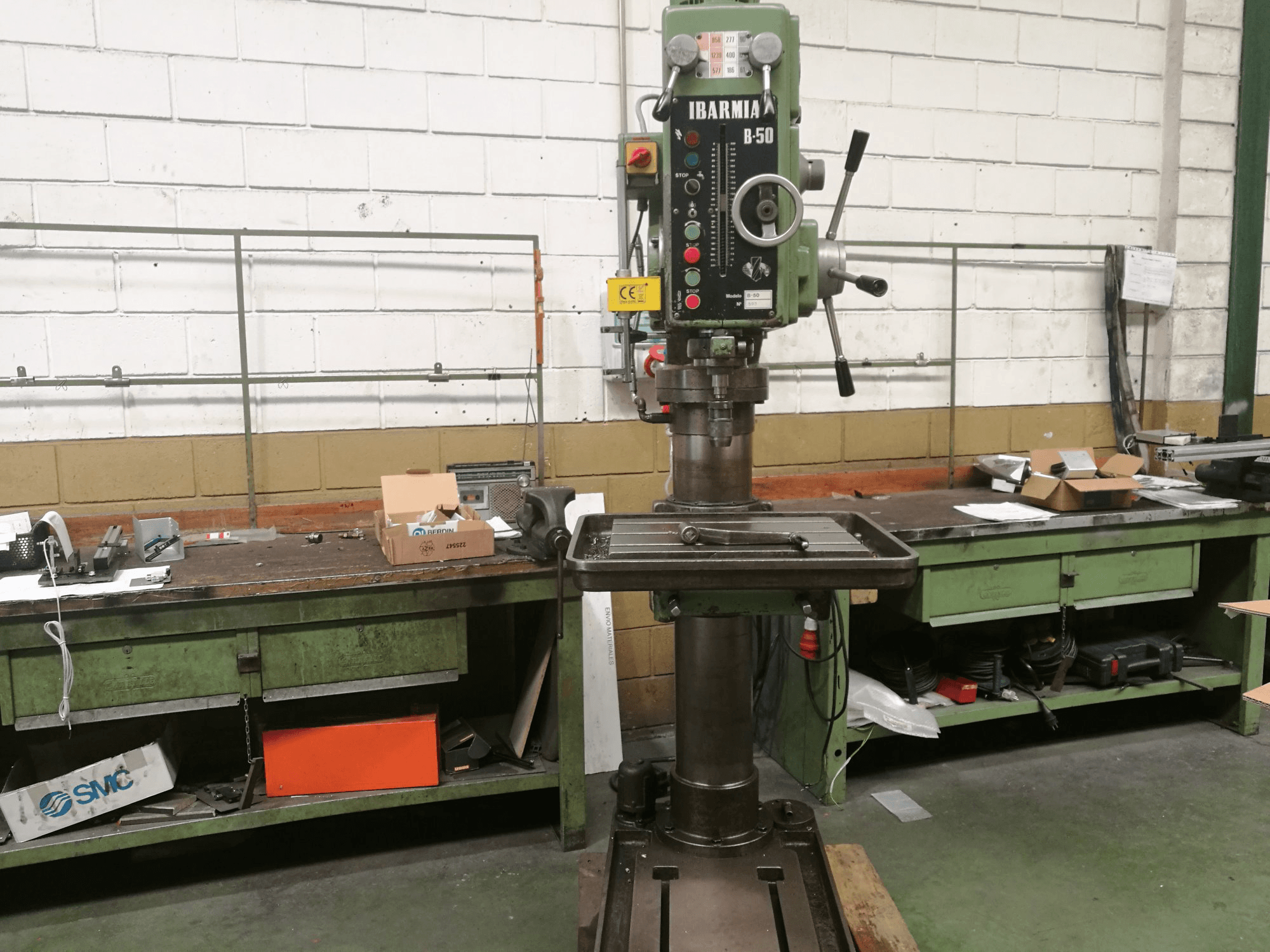 Vista Frontal da IBARMIA B-50 máquina