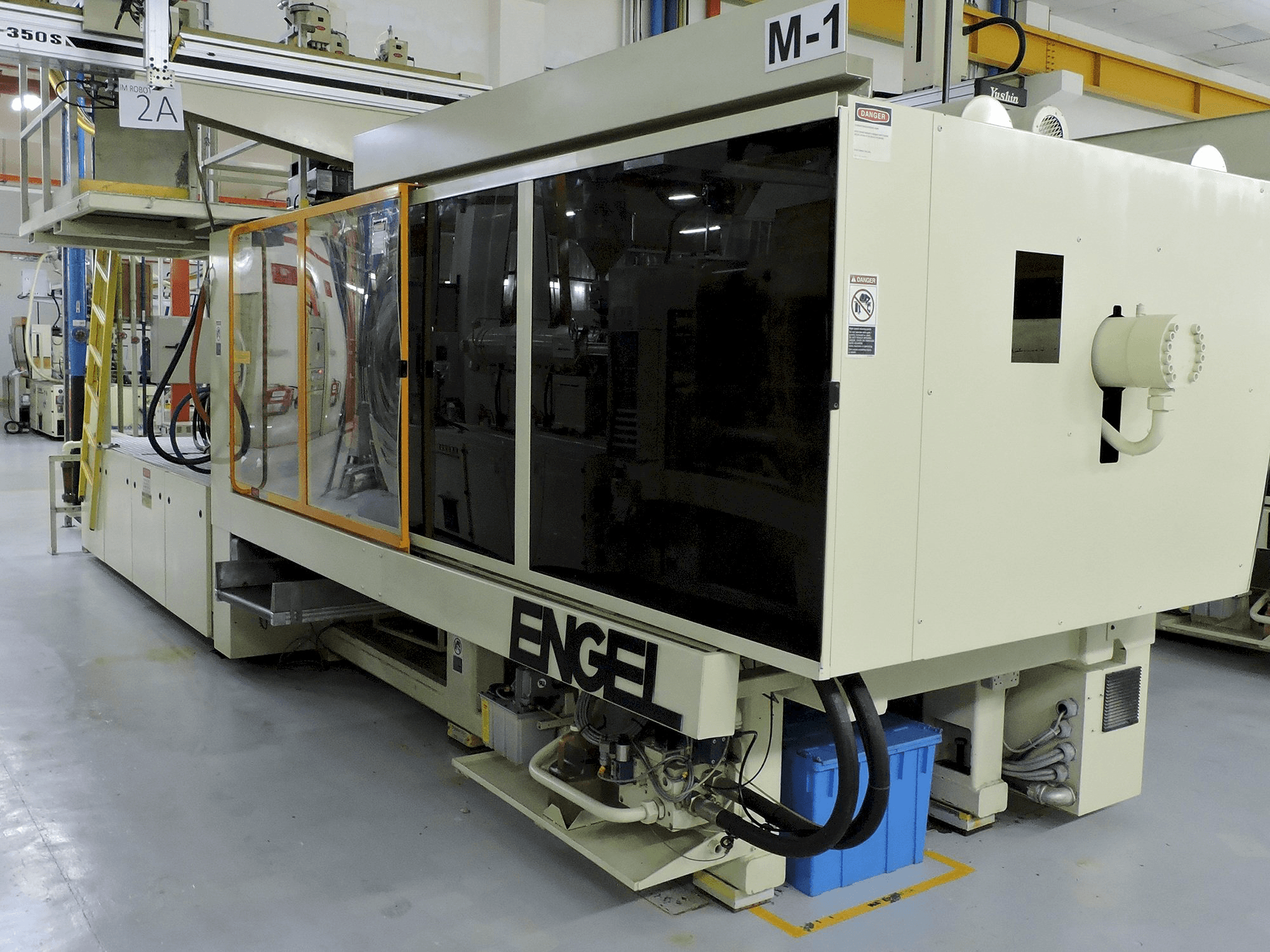 Right view of ENGEL ES 1300 /450 Machine