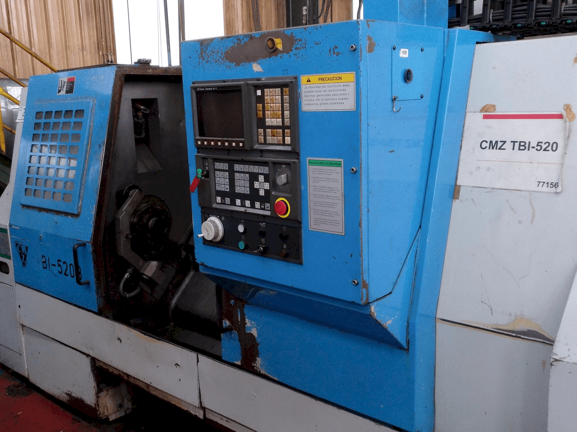 Vista Frontal da CMZ TBI 520 máquina