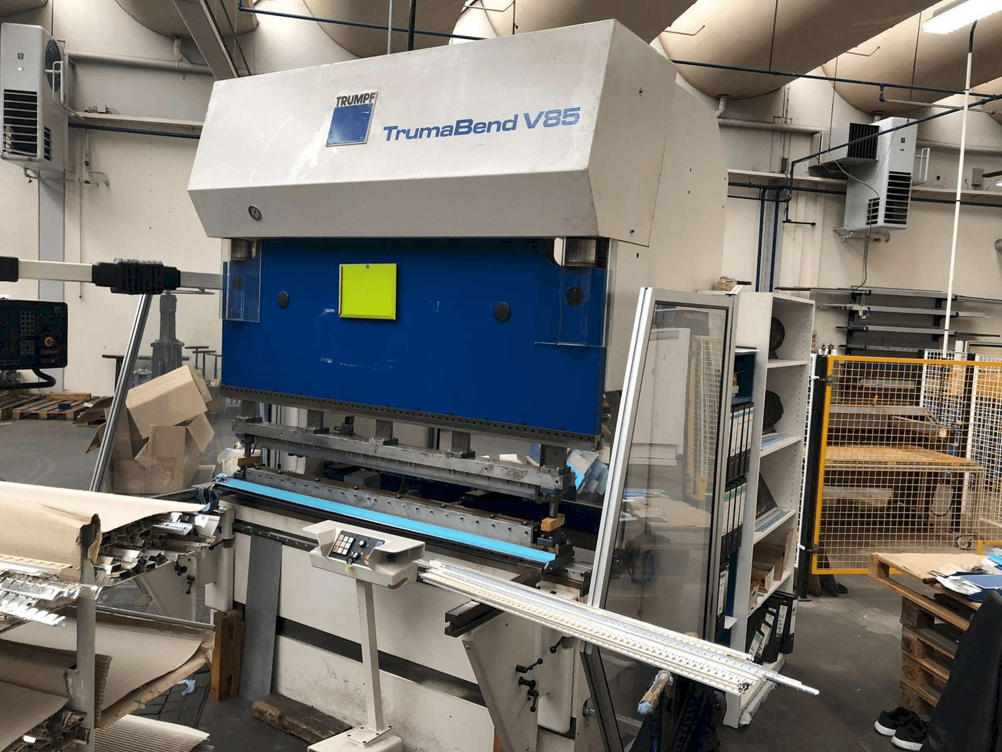 Vista Frontal da Trumpf TrumaBend V85 máquina