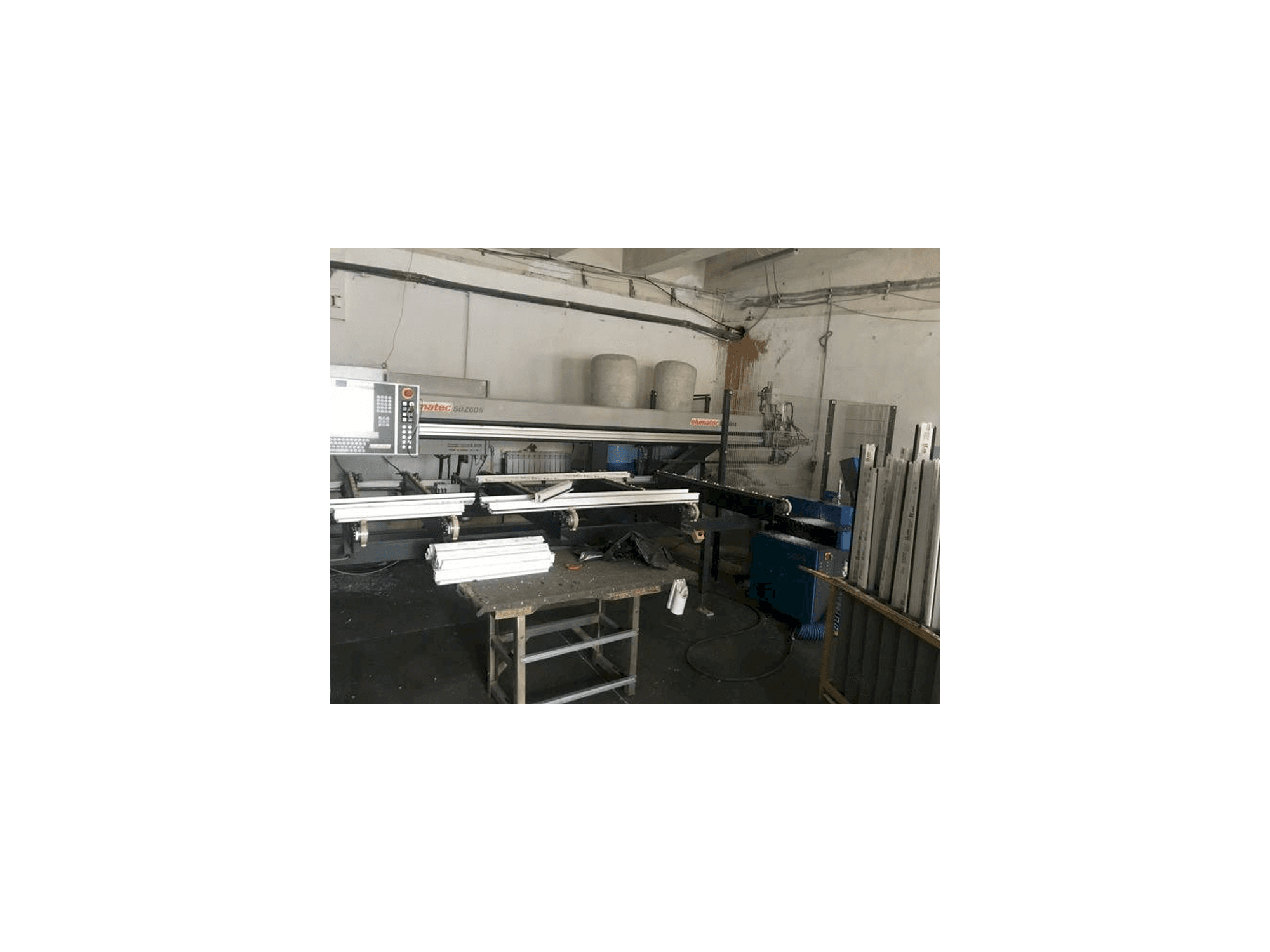 Vista Frontal da Elumatec SBZ 608 máquina