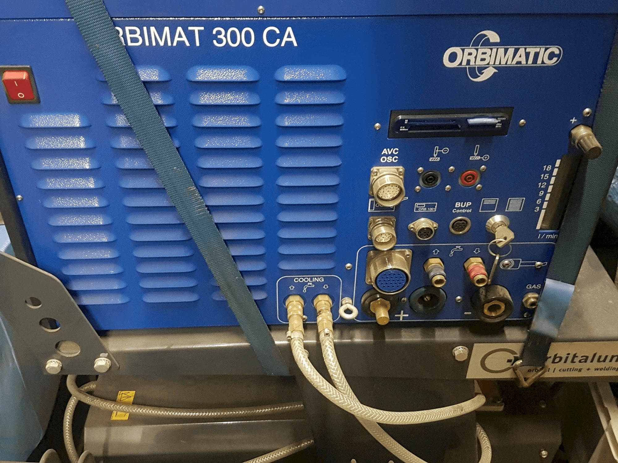 Vista Frontal da Orbitalum ORBIMAT 300 CA AVC/OSC máquina