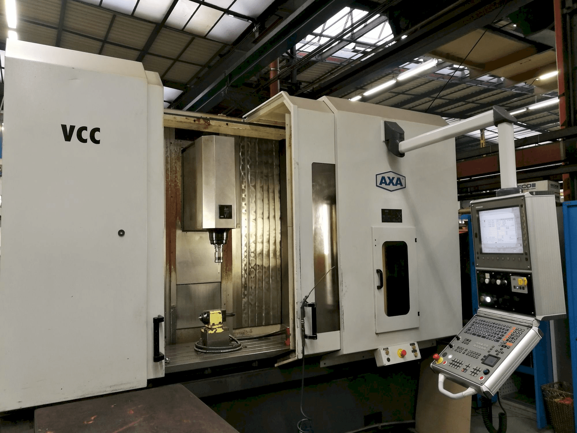 Vista Frontal da AXA VCC 1200 máquina