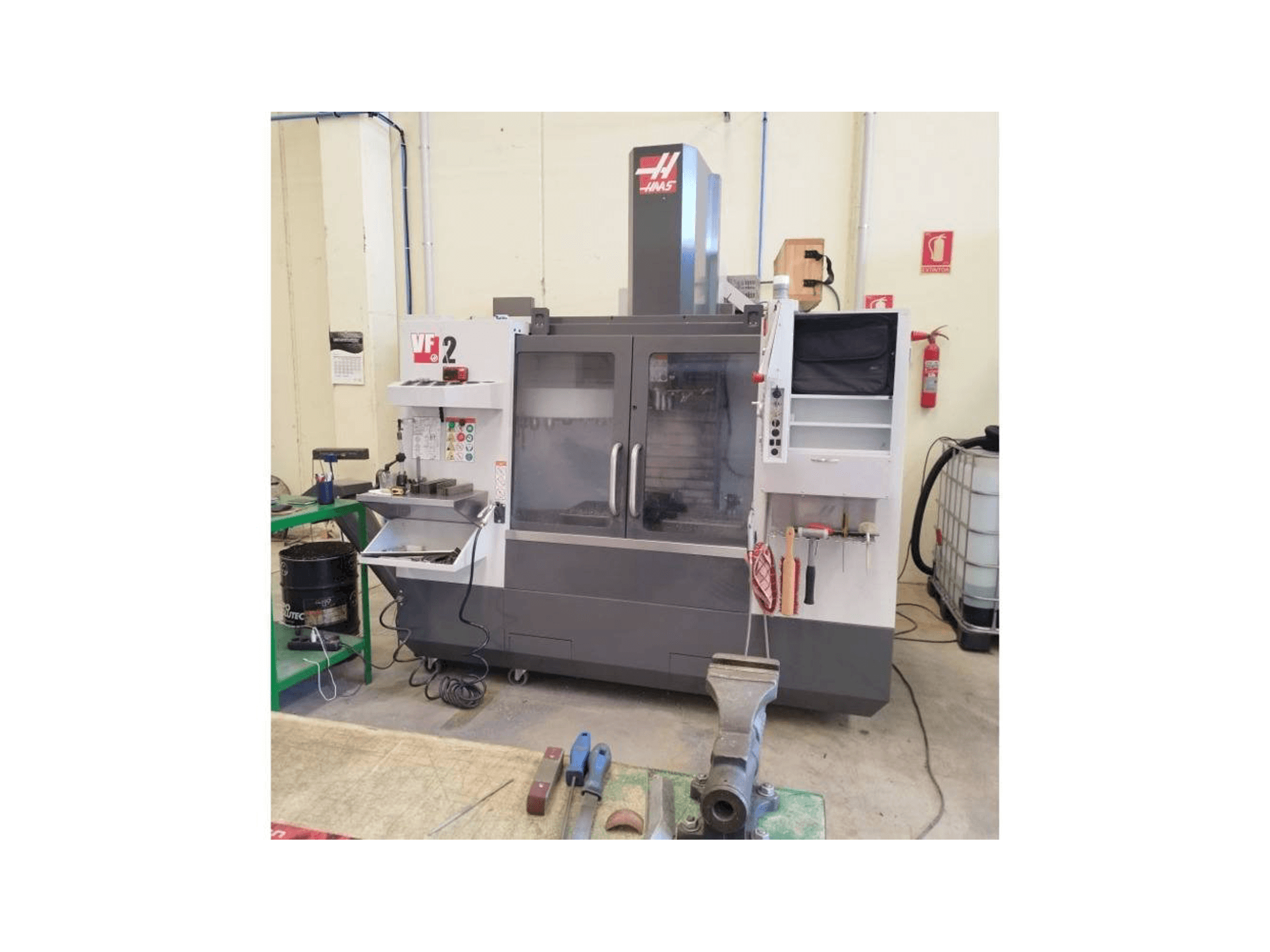 Vista Frontal da HAAS VF-2 máquina