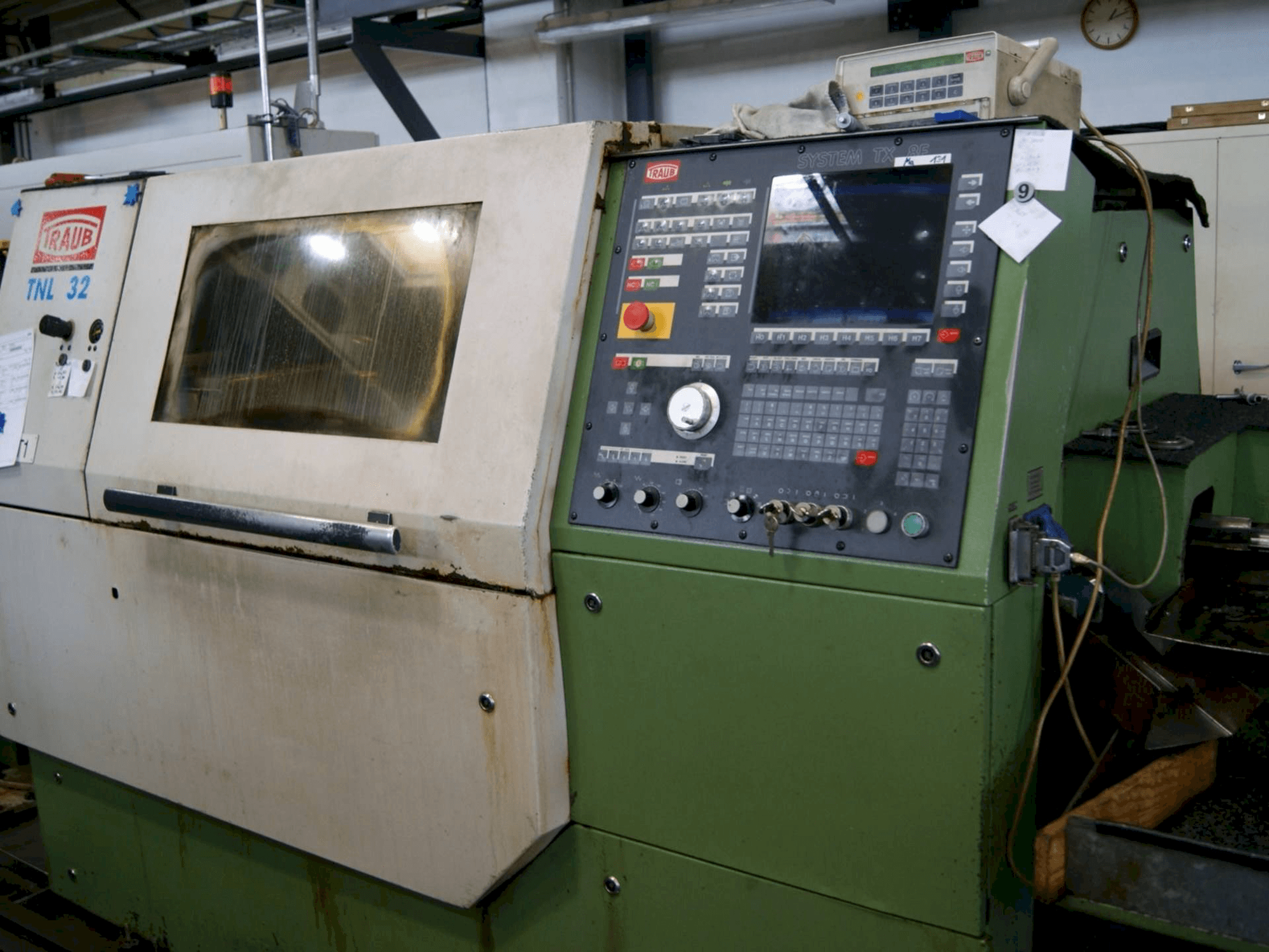 Vista Frontal da TRAUB TNL 32G máquina