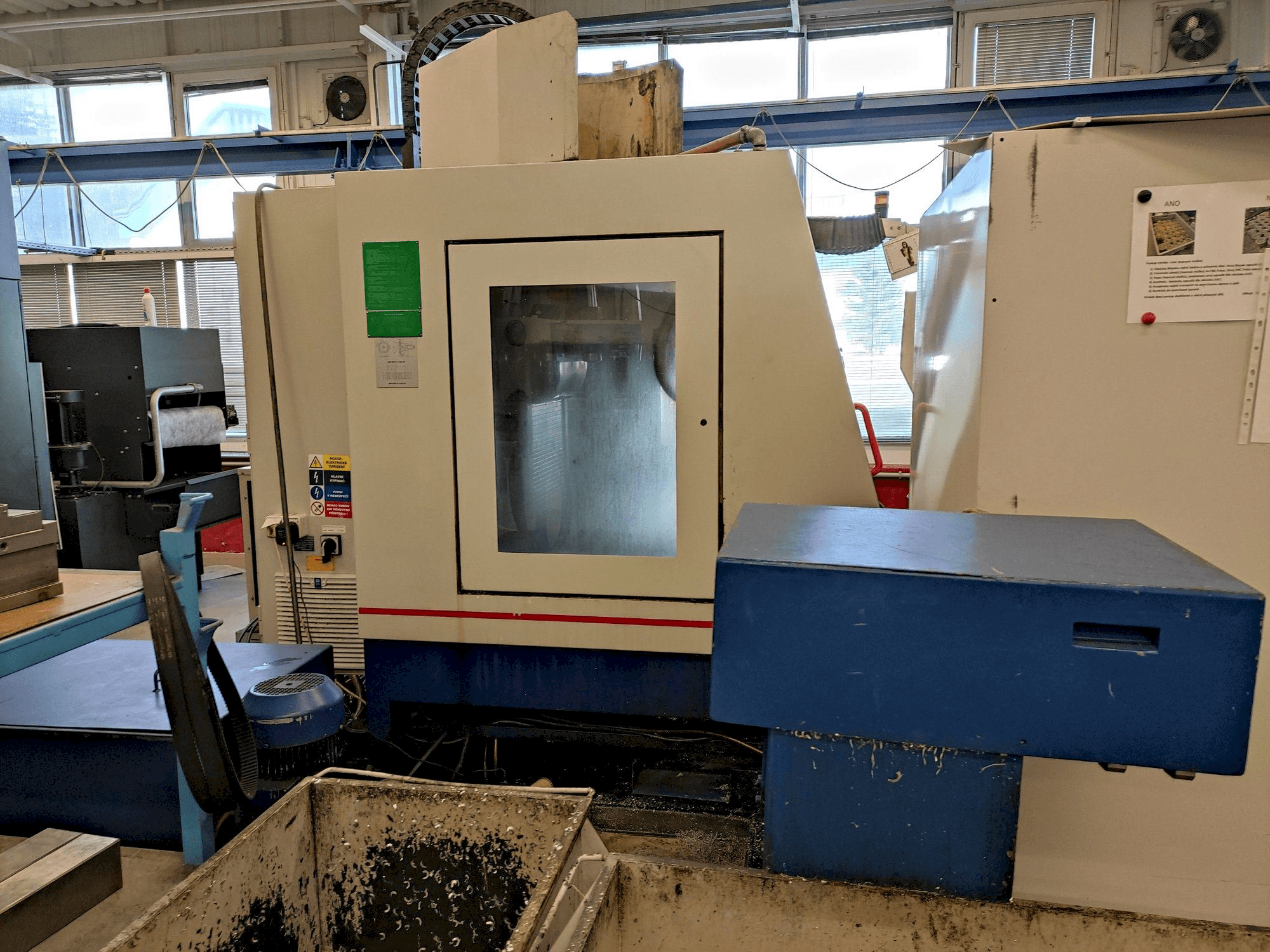 Vista Frontal da ZPS MCFV 1260 NT máquina