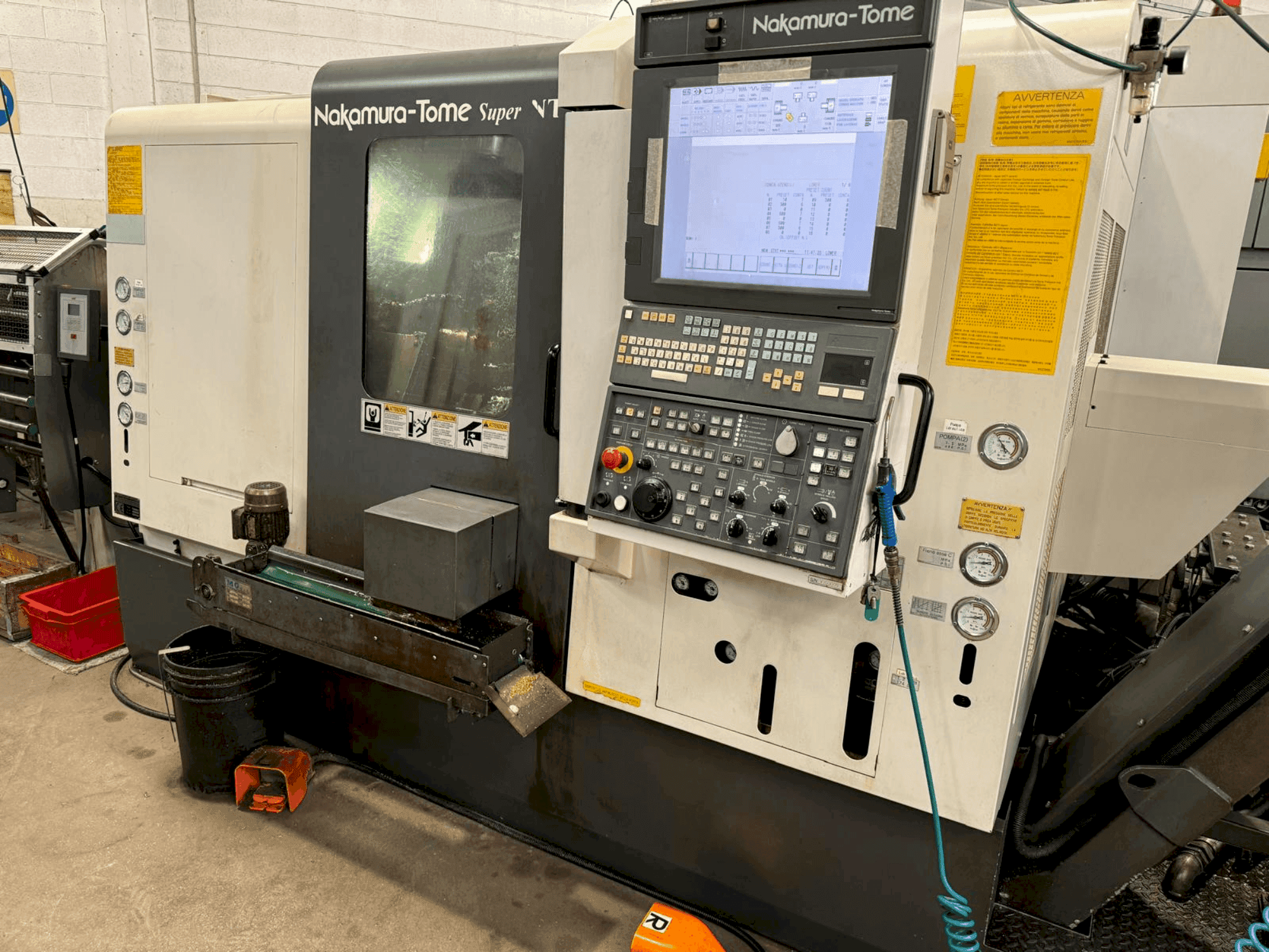 Vista Frontal da NAKAMURA Super NTY3-100 máquina