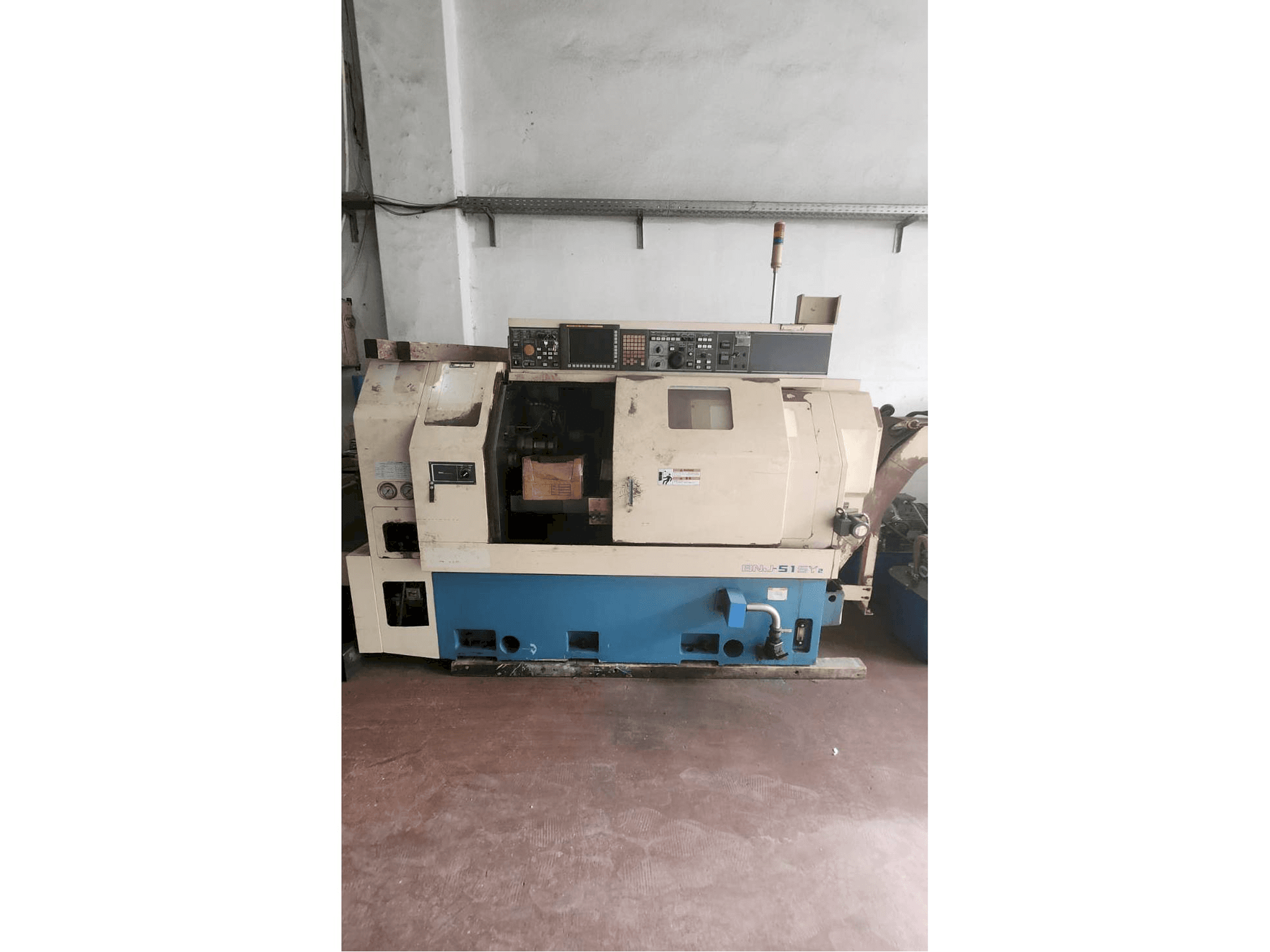 Vista Frontal da Miyano BNJ 42 SY máquina