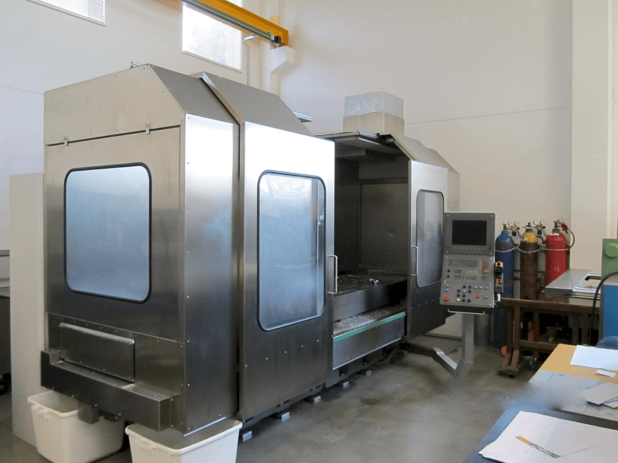 Vista Frontal da Zayer BF2200 máquina