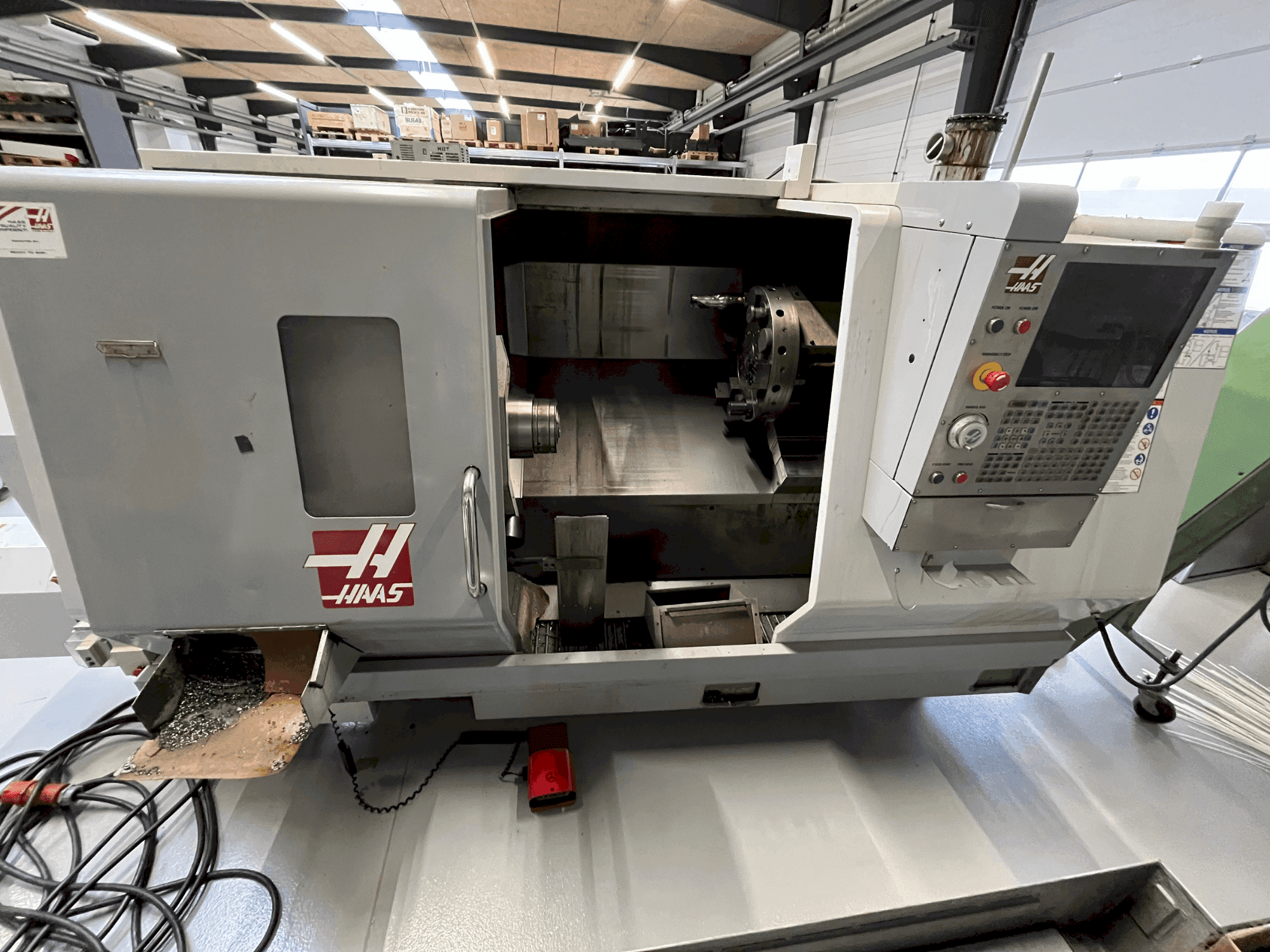 Vista Frontal da HAAS SL-30 máquina