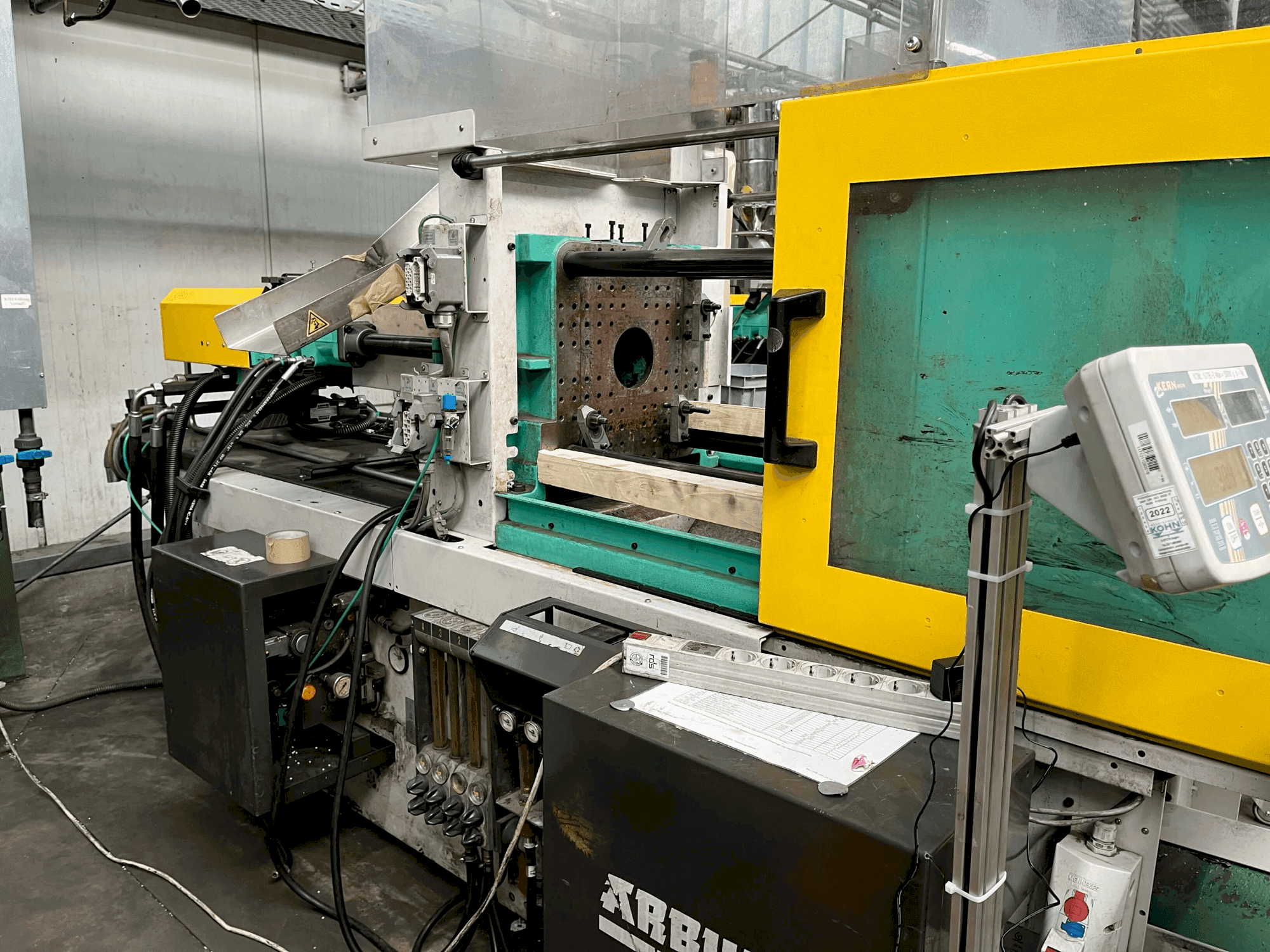 Vista Frontal da Arburg Allrounder 320-50 C máquina