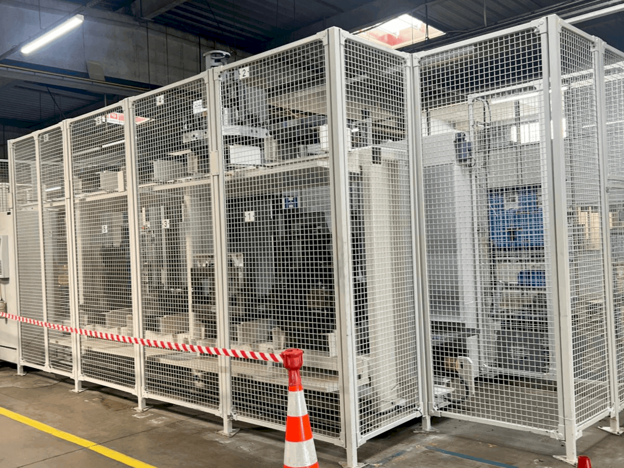 Vista Frontal da HELLER MCH 250 máquina